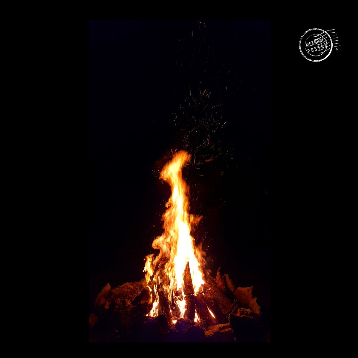 "De una simple chispa, surge el danzante, que pronto se apodera de todo.

Danza y cambia de forma,
crece y avanza sin sombra.

Su baile, hipnotizante y cadencioso,
justo al conseguir atraparte, culmina silencioso.

Sube y se entrega al cosmos,
dejando sólo cenizas para nosotros."