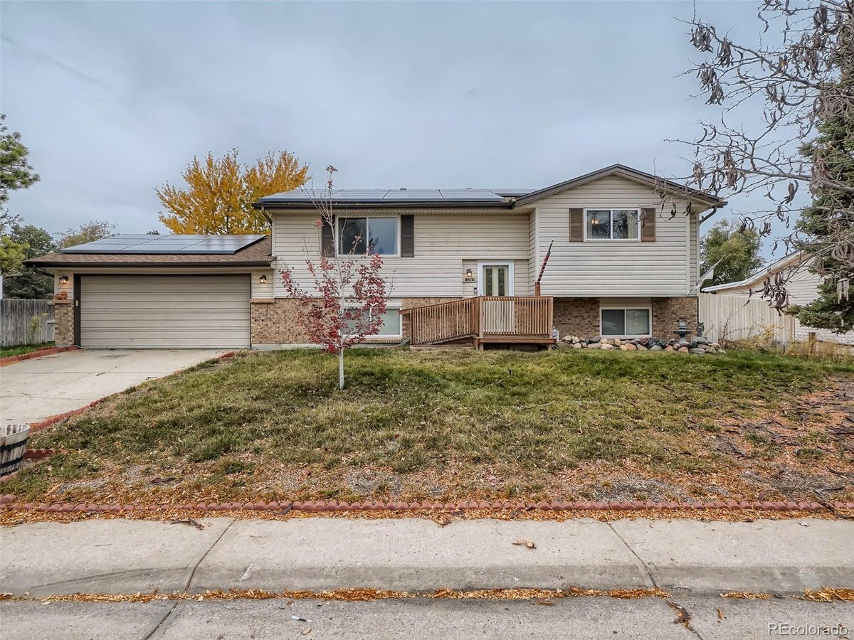 OpeningColorado's tweet image. The long house hunt is finally over. Contact me now for a showing! #homesforsale  cpix.me/l/163891951