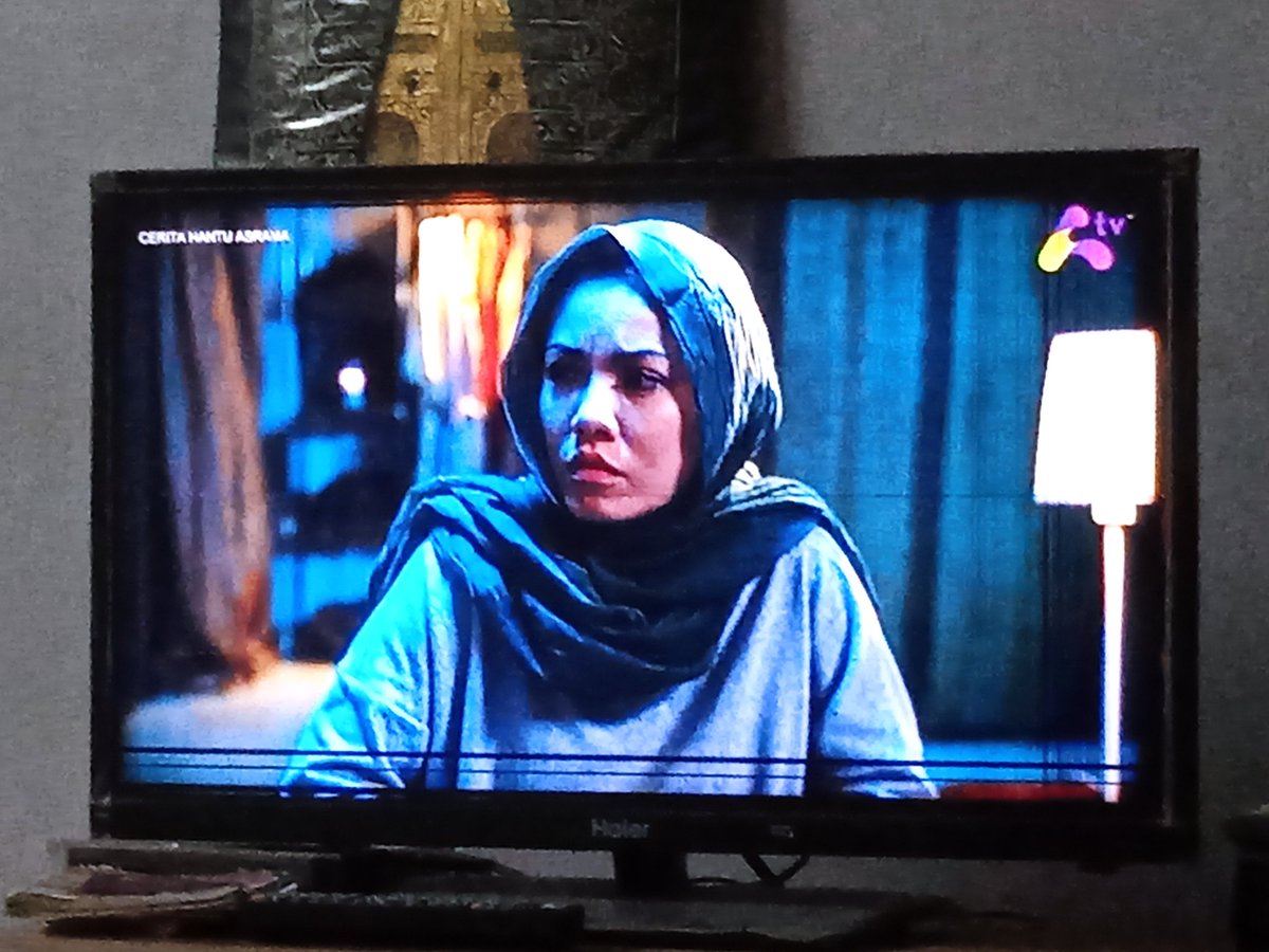 bdkkecik_smiles's tweet image. @TI25AQYAH dpt la juga lpskn rindu kat satu2nya cik arTIZtic ini hihi hai cikgu #CeritaHantuAsrama yg comey sentiasa..lamanya xdpt ketemu dia... hmmmm 🥰 🙏 #awesometv
