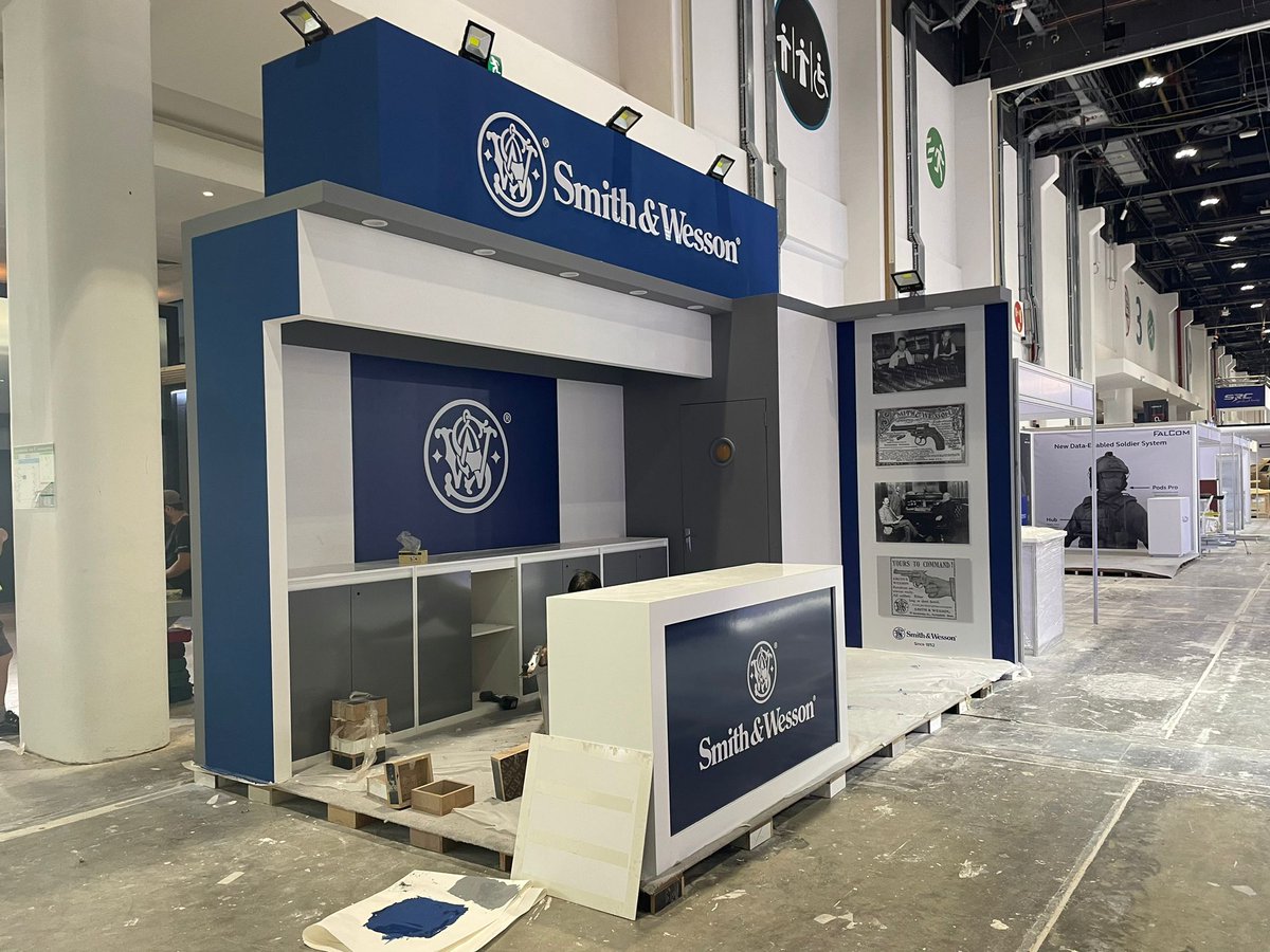 KallmanCS's tweet photo. #TeamKallman has hit the ground running at #IDEX2023! Kallman Creative Services #CustomBuilds are shaping up quite nicely during buildup. #Staytuned for more photos!

#IDEX #custom #creativeservices #booth #boothdesign #design https://t.co/jKqjnLraRG