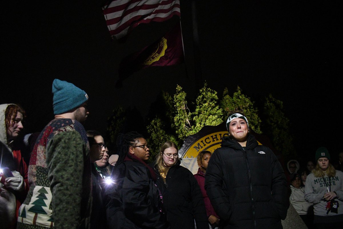 CMLIFE's tweet photo. GALLERY: People gather in support of the Michigan State University shooting to honor the victims with a candlelight vigil Feb. 15, at the CMU Seal outside of Warriner Hall. Candle lighting began at 8:18, the time that the first shots were fired. 
📸: Nate Pappas, Jo Kenoshmeg https://t.co/VjiwOFWbvk