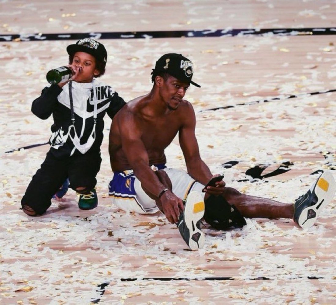 One of the coldest basketball pics to exist.