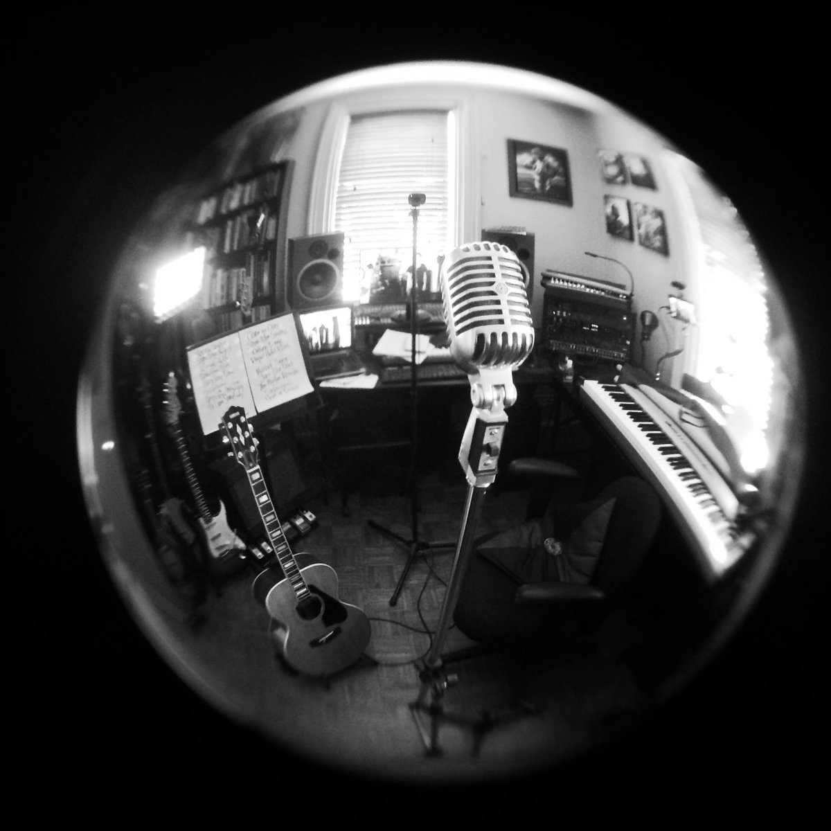 Broadcasting *live* from Stately Quain Manor this Sunday February 19th at 8:00pm EST. ❤️ to seeya there!
Facebook: fb.me/e/46PFfS344
or YouTube: tinyurl.com/mrf4zurc