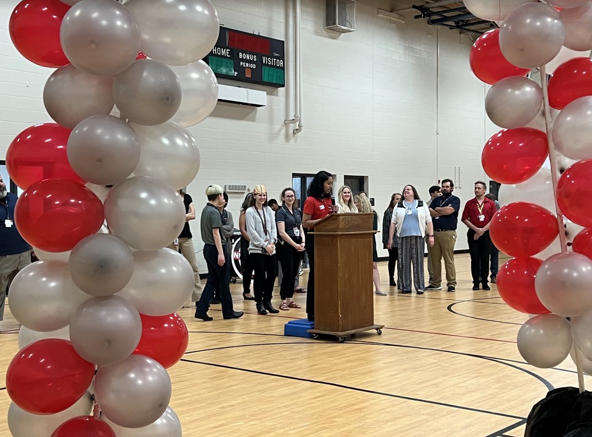 New Tech @ Night was an amazing experience. Thank you @JSmithNTHC and @ICeeDLee for giving me the opportunity to open signing night! Thank you @llc_newtech for helping us out! Also, shout out to the best Ambassador Team Ever!!! <a href="/NewTechCoppell/">New Tech High @ Coppell</a>