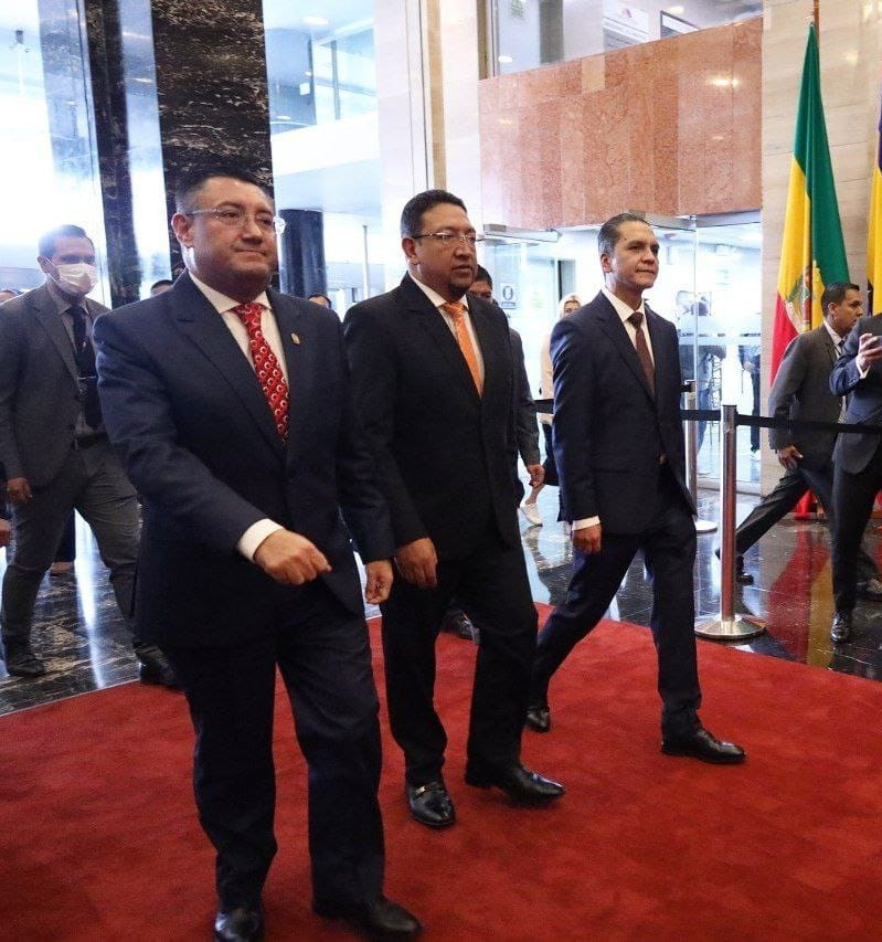 StoDomingoCJ's tweet photo. #IMPORTANTE | El Dr. @teran_wilman fue posesionado como Presidente del Consejo de la Judicatura. En el acto estuvo acompañado por los Vocalesv @BarrenoMaribel, Juan José Morillo, @celi_elcy y @Xaviermunoz_7. La nueva autoridad estará en funciones hasta enero de 2025. https://t.co/bsUqHFSe83