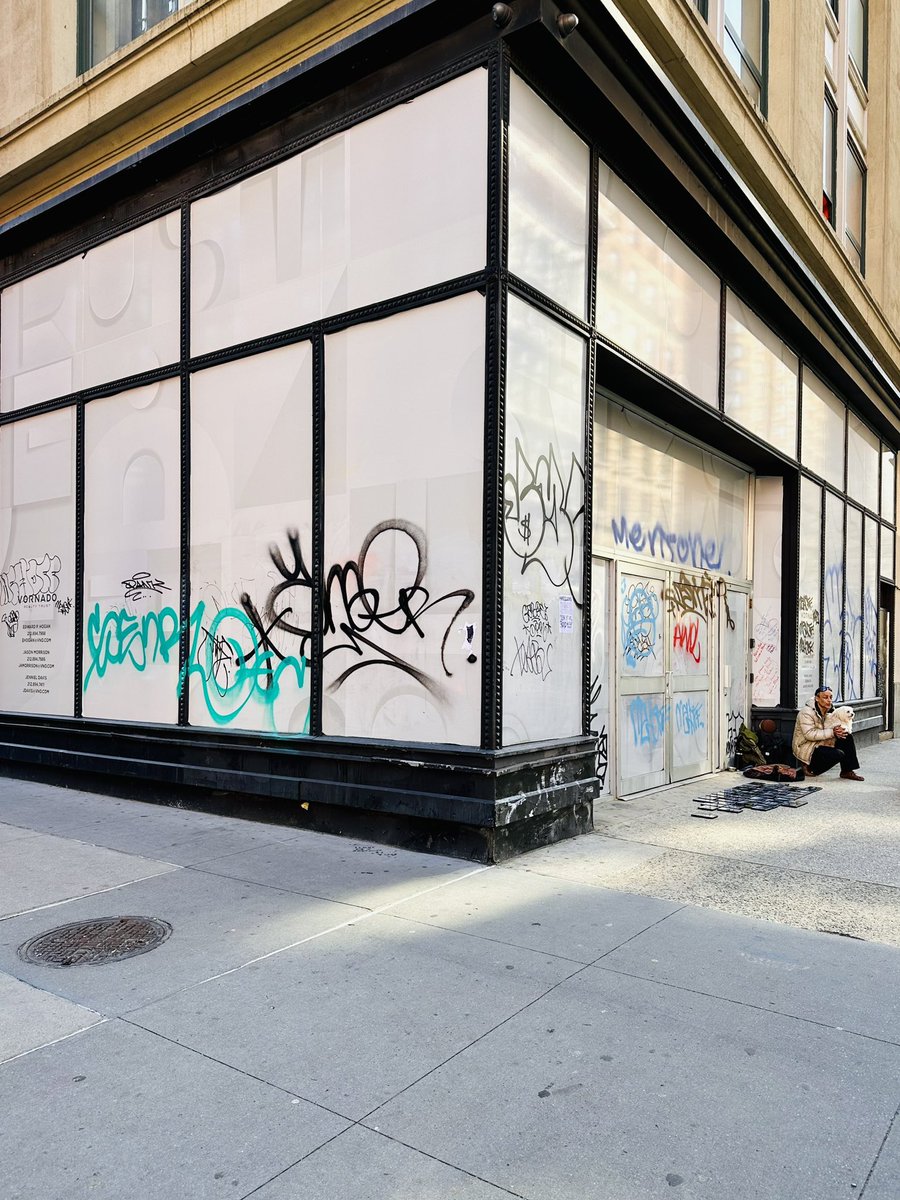 NoHo_NY's tweet photo. Beforeβ‘οΈAfter! Graffiti removal on storefronts is an important part of keeping NoHo clean. Thanks to grant funds weβve been able to up our removals to twice a month! This program is funded by the New York City Department of Small Business Services Small BID Support Grant Program. https://t.co/Bt3SIL337m