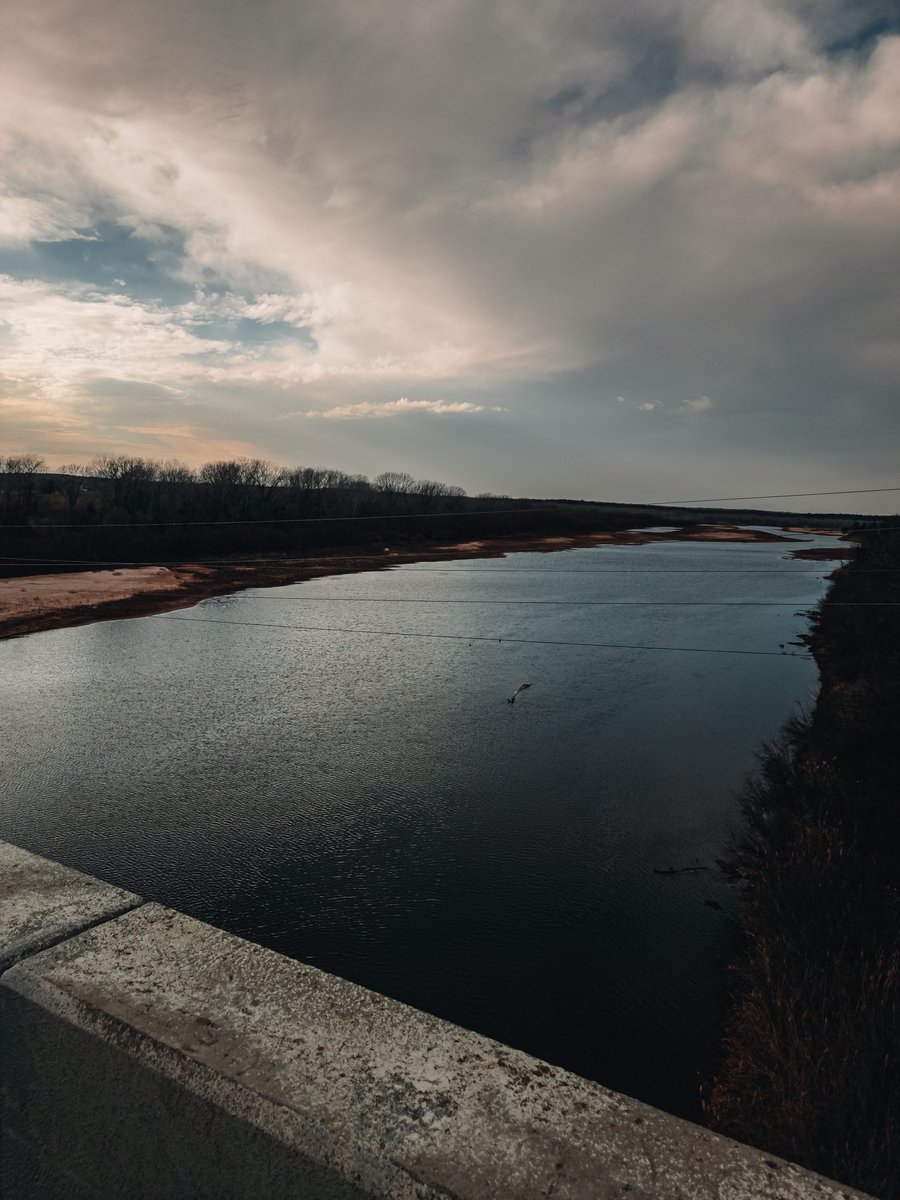 from_2hi_to_4lo's tweet photo. A lazy Sunday afternoon driving some backroads. Good conversation, beautiful weather and nobody around. Not bad for a day on the plains.Β
What's your idea of a good day?
#jeepjl #oklahomajeeper #backroads #exploreyourbackyard #adventureanywhere #jeepphotography #optoutside #tbt https://t.co/uRQ8NmHrC0