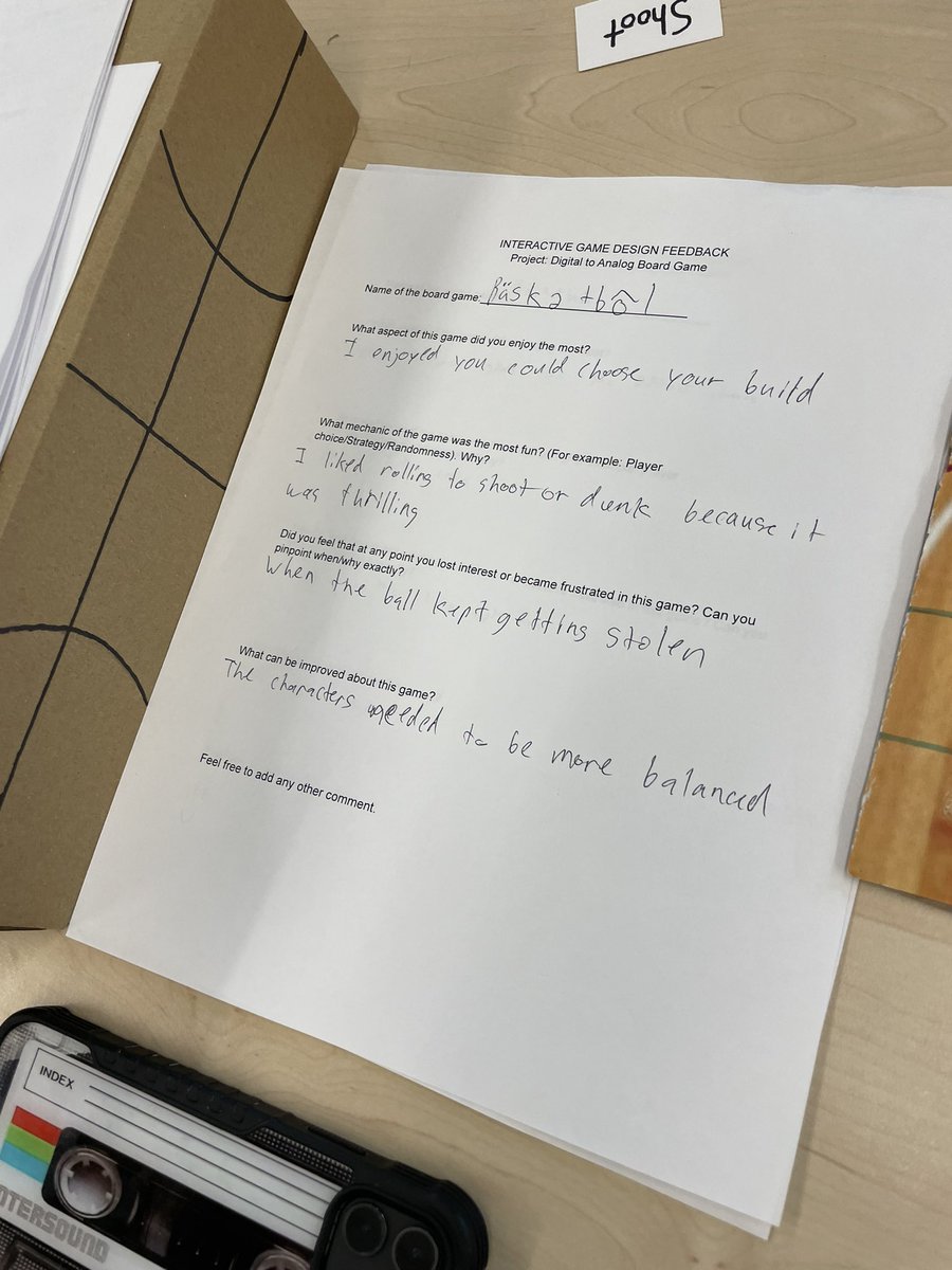 klundstromatmv's tweet photo. #MVSchool #gamedesign Sts learning abt design choices and how they affect the outcome of player "dynamics" or "user-experience". Thinking 🤔 Digital to Analog and backwards design as we breakdown the design choices for existing video games and translating them into a board game. https://t.co/Ky4kWafiIn