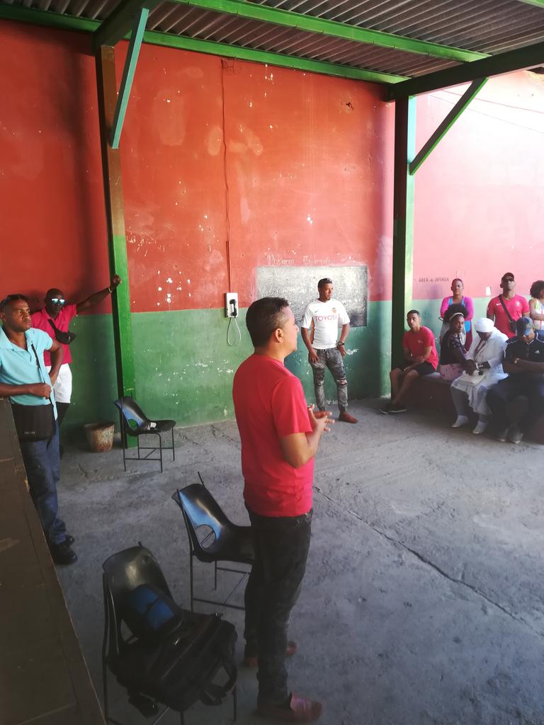 bello_yoandy's tweet photo. Excelente intercambio con trabajadores y profesores del INDER, del Combinado Deportivo del Consejo Popular "Los Olmos". 
Colectivo que está listo para participar el 26 de Marzo en las Elecciones Generales.

#MejorEsPosible. https://t.co/6LGs4tpP5x