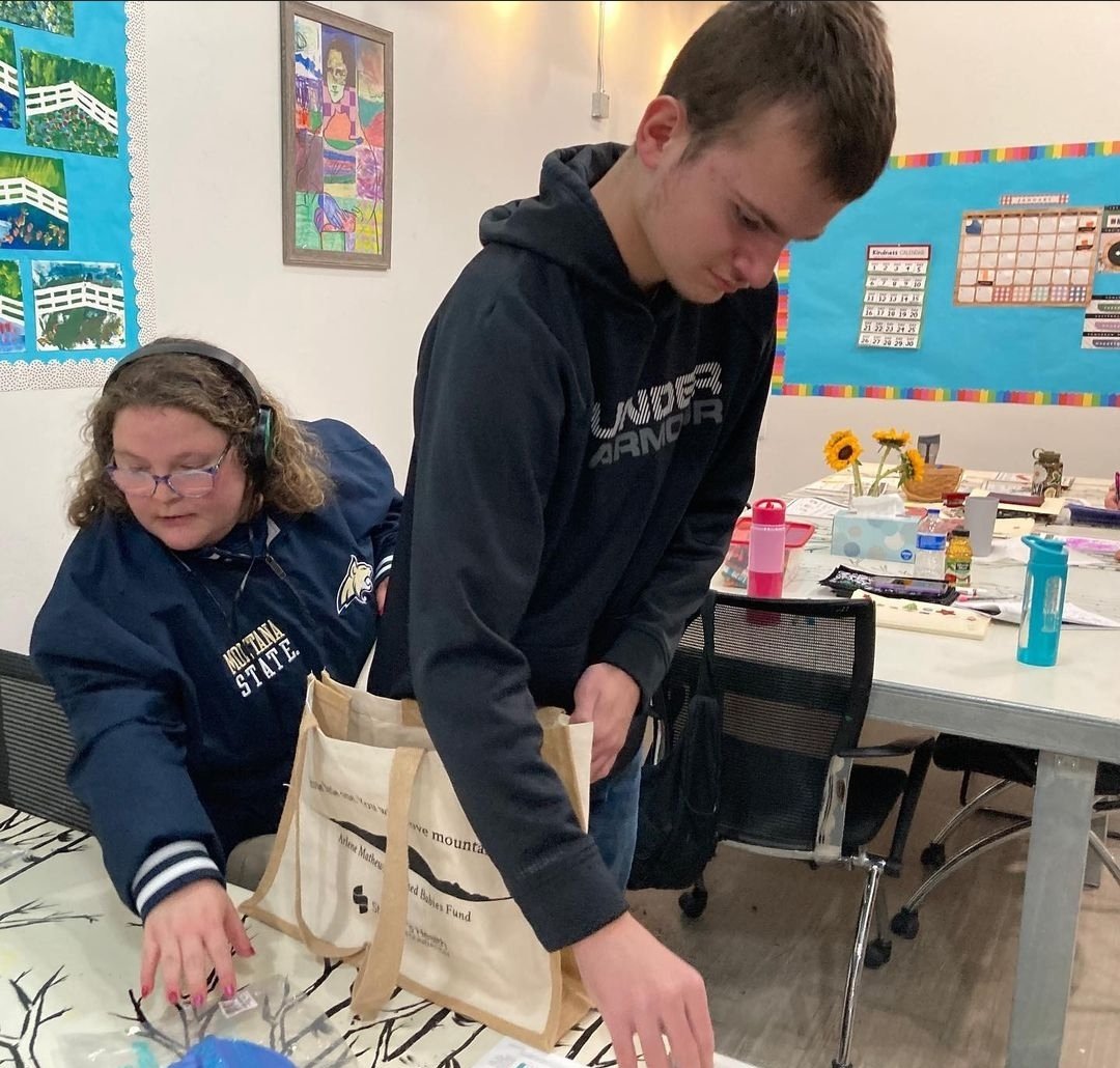 disabledadults's tweet photo. Prepping gift bags for newborns at St. Peter's ♡
The Grove loves to give back and support the community!
https://t.co/hFjWWxVkmO 
https://t.co/blzcDVplKb powered by @TheGivingBlock

#support #lovingkindness #socialwork #cryptoforgood https://t.co/WlIKzrAytc