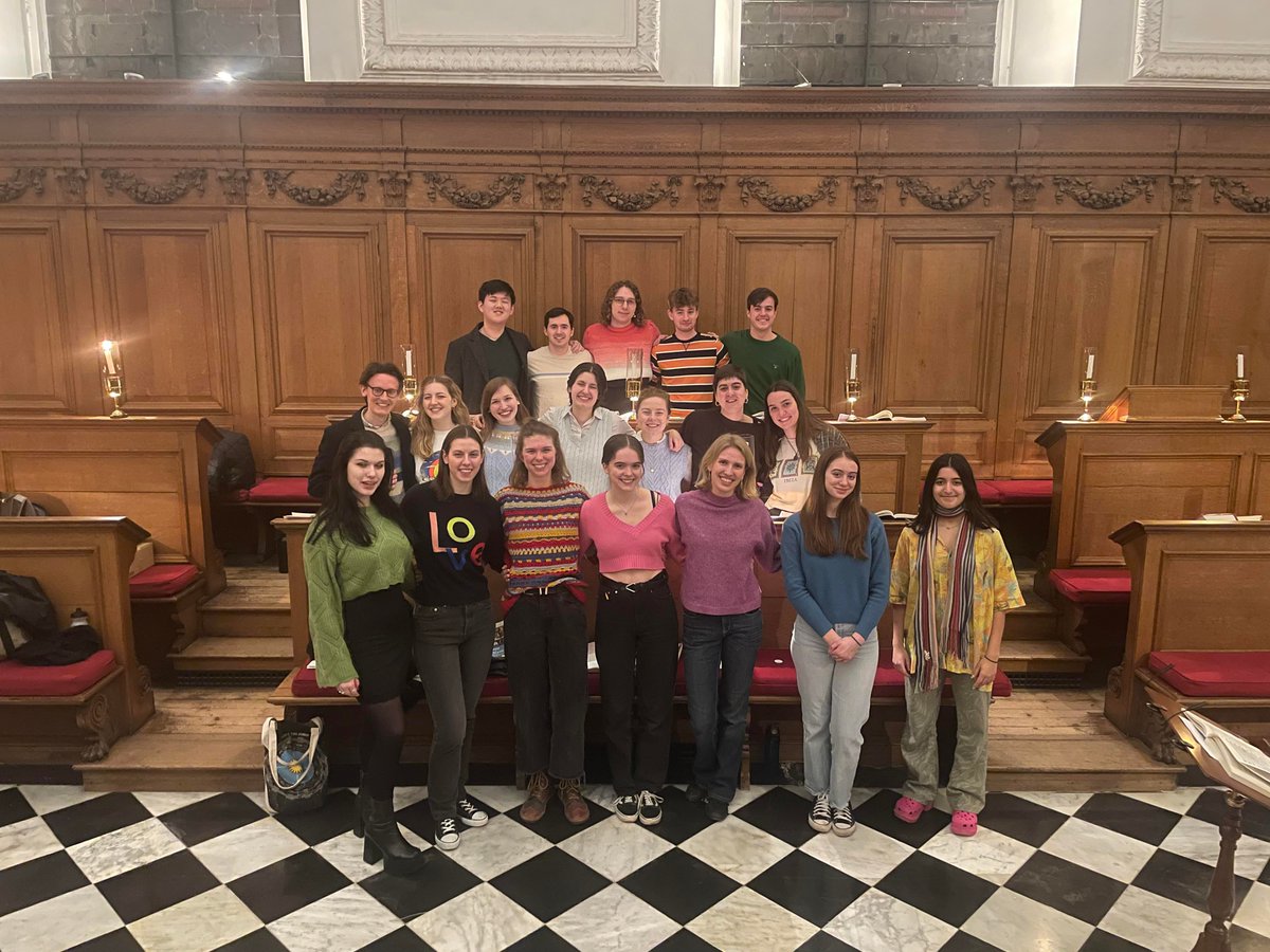 Wonderful to commemorate LGBT+ History Month with a special service of compline ('Quompline') last night. Music sung by the specially formed Emmanuel College LGBT+ Choir. @EmmaCambridge @EmmanuelChoir