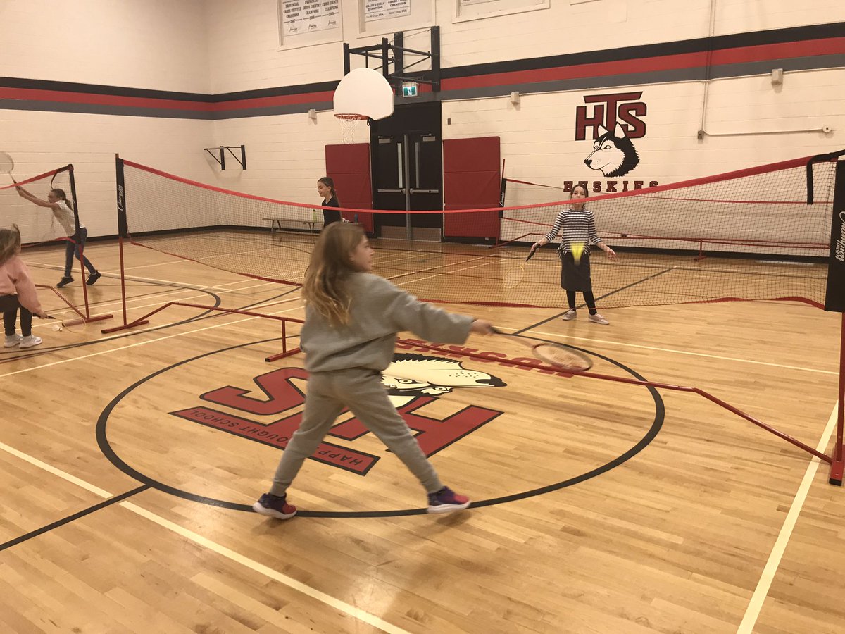 Natalie49894559's tweet photo. @HTS_LSSD We are on our way to a game of badminton! https://t.co/8Yj4Pnuofy
