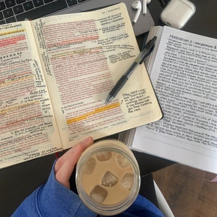 jmstudentt's tweet image. search: #studytwt • #studytwtbr   
        
• 2003, ela/dela
• acadêmica de psicologia (3/10) 
• vestibulanda 🩺
• dançarina &amp;amp; gymsis 
• foco: enem + ufsc