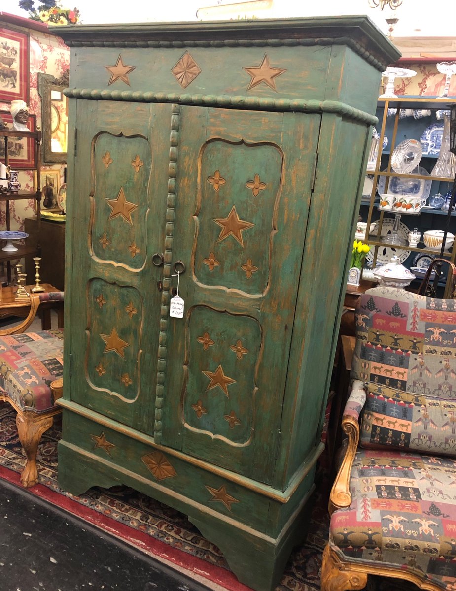 This painted armoire is almost magical!
*booth 232
Please call for purchase & availability
.
.
.
#AntiqueTrove #ScottsdaleAntiqueTrove #retro #vintage #antique #MidCenturyModern #AntiqueStore #MCM #VintageFurniture