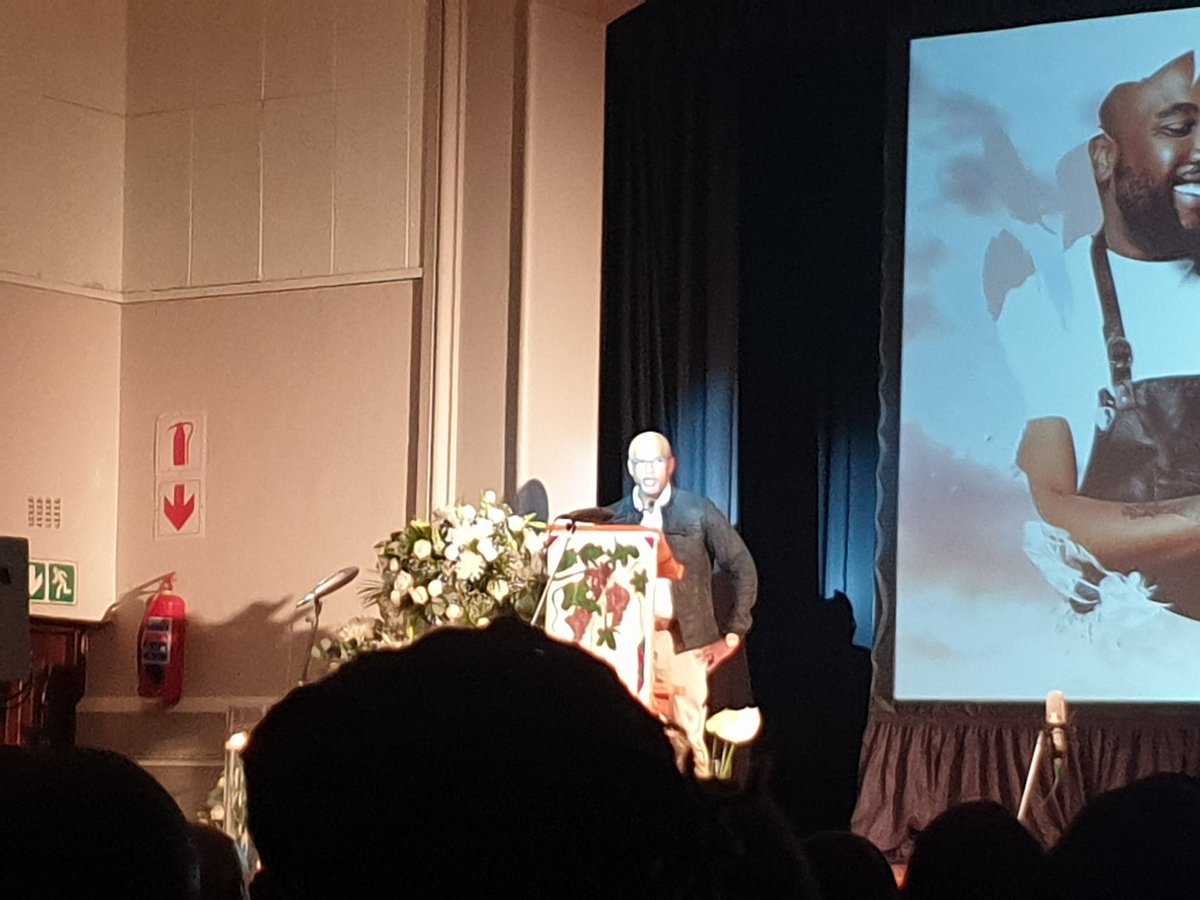 Delivering the vote of thanks, #Tibz's cousin, Genius Mnywabe said, "We urge the authorities to speedily bring the culprits to book. The gunmen yes, but most importantly those who ordered the hit. Please spare us a Senzo fiasco...
<a href="/Newzroom405/">Newzroom Afrika</a>