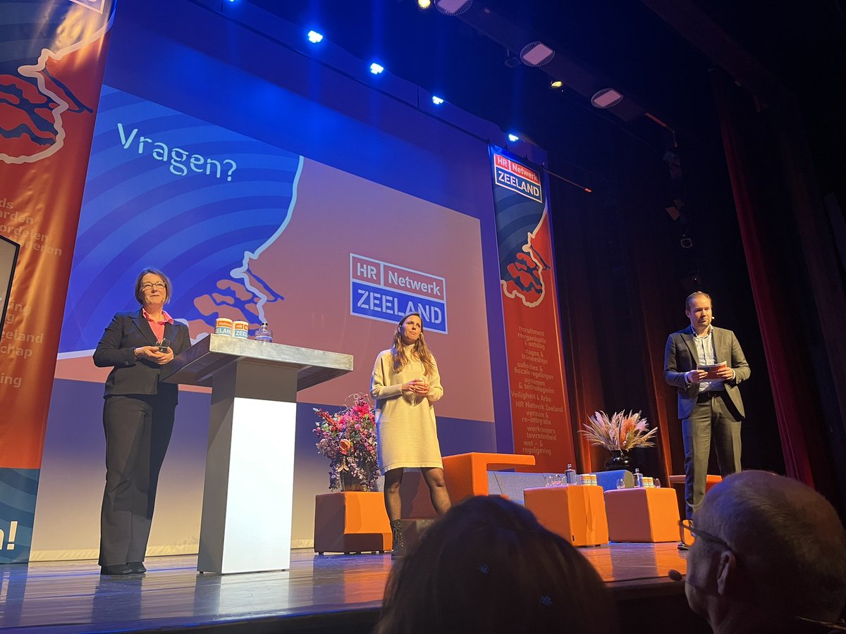 JoAnnesdeBat's tweet image. Bijeenkomst HR NetwerkZeeland. Samenwerken aan vraagstukken op de arbeidsmarkt en kennis delen. Veel bedrijven hebben dezelfde vraagstukken. Goed om daar dan juist samen aan te werken #Zeeland #HRNetwerk