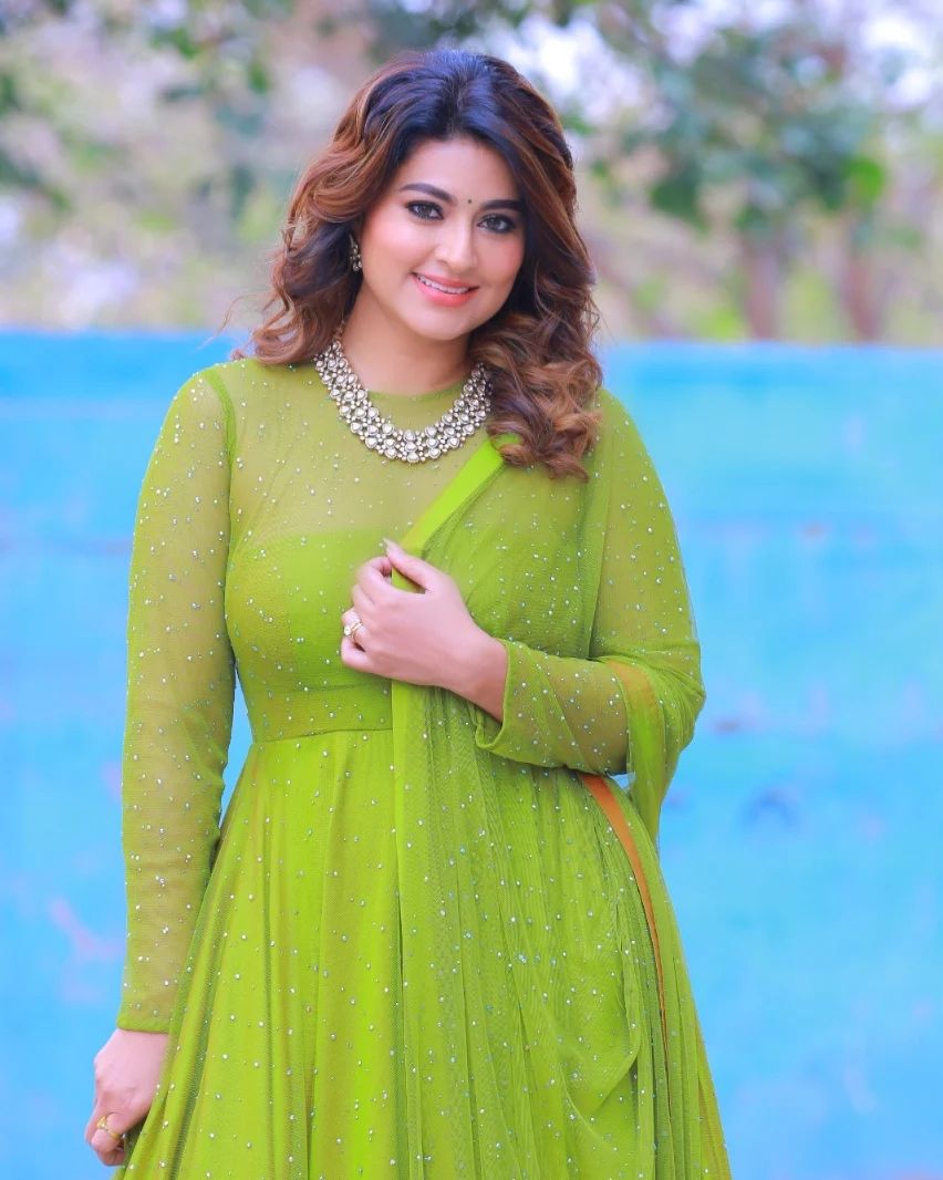 Only Heroines on Twitter: "#Sneha 💚"