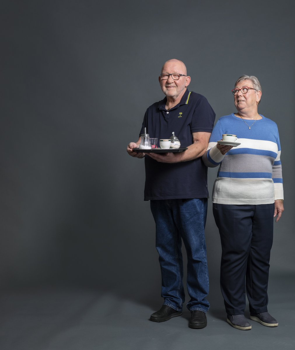 Iedere week vind je Riet en Wim samen in het restaurant van Steenvoorde: Riet achter de bar, Wim loopt rond. “Je krijgt er zoveel liefde voor terug” florence.nl/familieverhalen

#wijzijnflorence #wijzijnouderenzorg #ouderenzorg #magazine #familie #familieportret