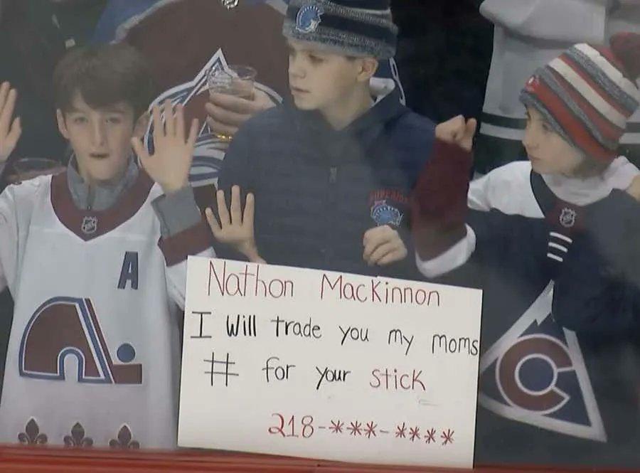 Little Avs Fan Wants A New Nathan MacKinnon Stick, Might Get A New Dad In The Process bars.tl/3456568