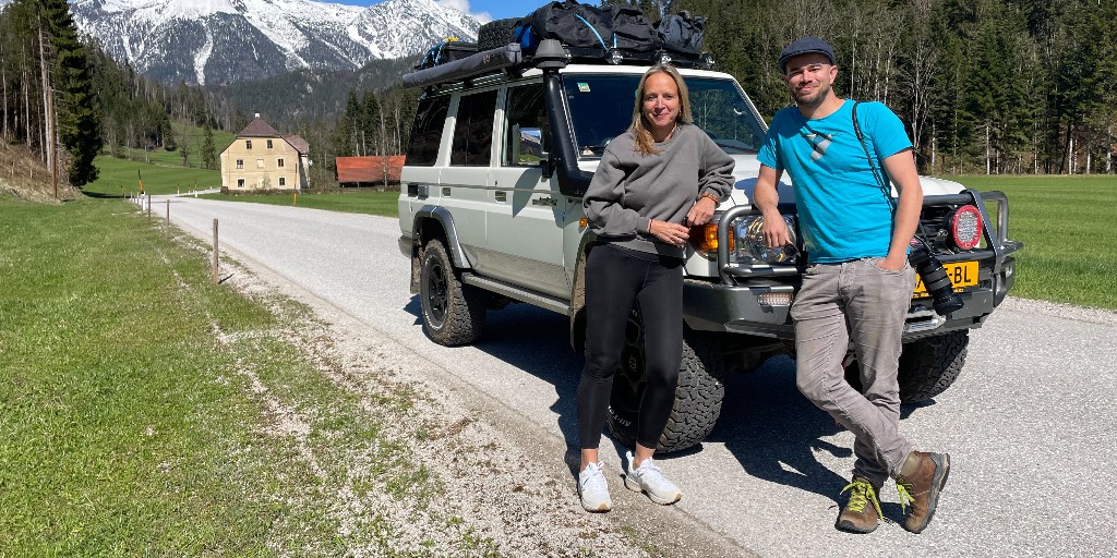 EARCATCH's tweet image. 📺 Vanavond om 20:34 uur op @NPO1: Floortje gaat mee! Voor het eerst met #audiodescriptie in #Earcatch.

@floortjedessing reist met prijswinnend fotograaf @DoestPhoto over land van Nederland naar Nepal. 

Lees meer: earcatch.nl/productie/1588…

#IkKijkMeeMetAD
📷 Jasper Doest.