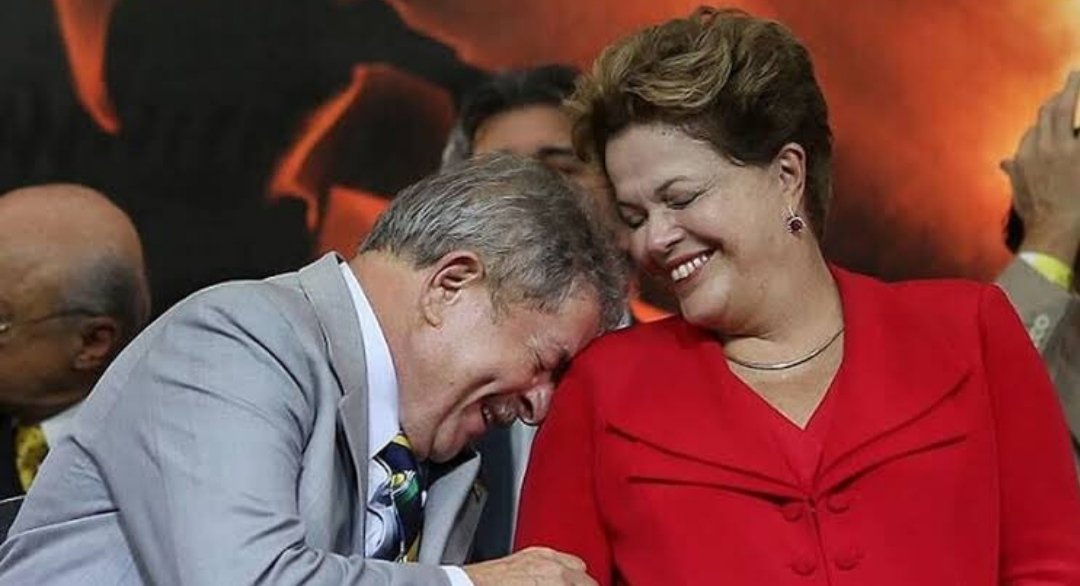 mpmissao21_1's tweet photo. @LulaOficial Povo :
18 reais de aumento.

Dilma:
Salário de 300 mil/mês.

Faz o L 🤡 https://t.co/ZGRL2w8svc