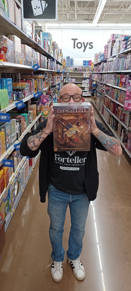 Me and #gloomhaven at a secret location!
One of the many #RPG games I have had the pleasure of working with the team and voice actors at <a href="/fortellergames/">Forteller Games</a> 
THANK YOU #RPG community, players AND creators!
MORE TO COME!
#fortellergames #frosthaven #gloomhaven
#voiceactor