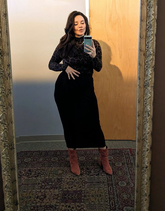 Mommy travels. Available in LA + Palm Springs  {Feb 22-26} 🌴 https://t.co/VyFPAyUaXw