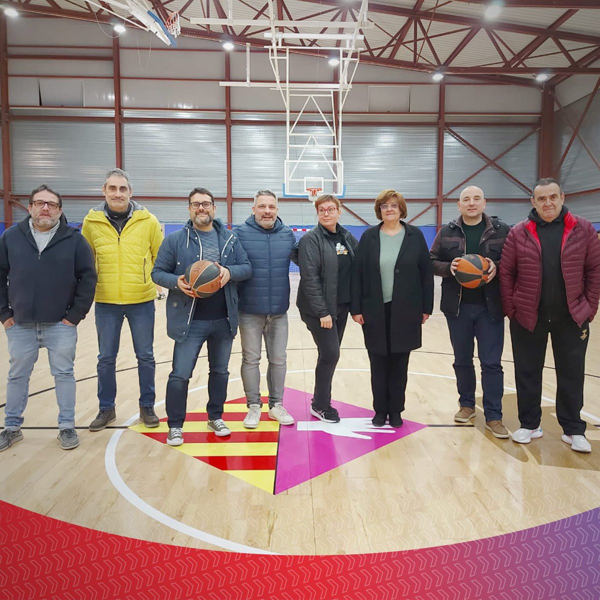 SumemXMasquefa's tweet photo. 🏀 El Club de Bàsquet #Masquefa és un referent en la formació dels nostres joves utilitzant l'esport com a eïna educativa, i en traslladar a l'esport valors com la inclusió i la diversitat. https://t.co/xU19OBs0AS