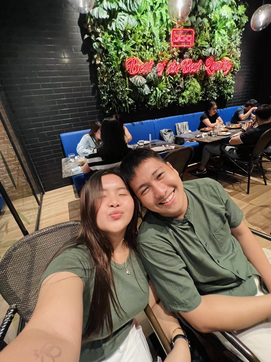 Zeneeeeeth's tweet image. Officially my twin😝👩🏻‍❤️‍💋‍👨🏻