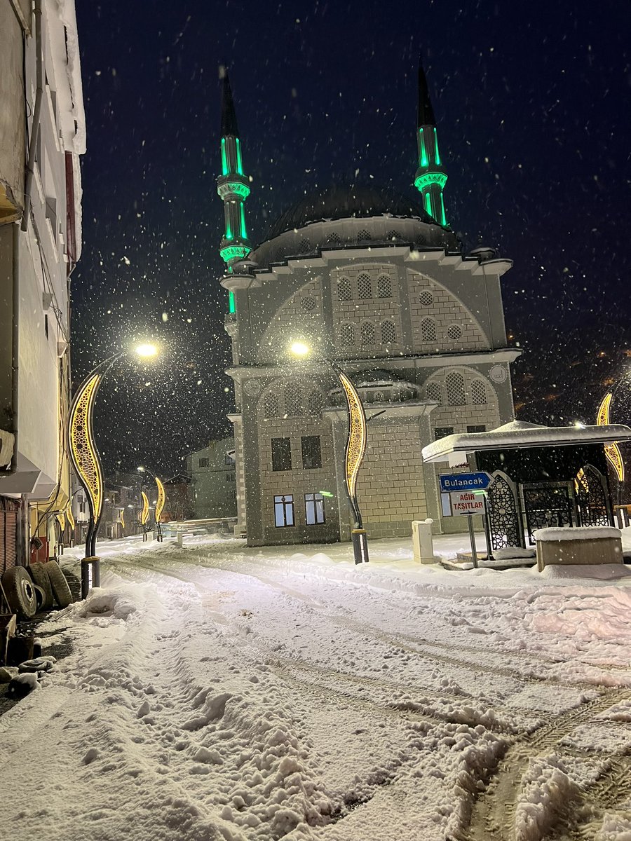 harunkalntas's tweet photo. Cumamız mübarek olsun https://t.co/ard41y2tep