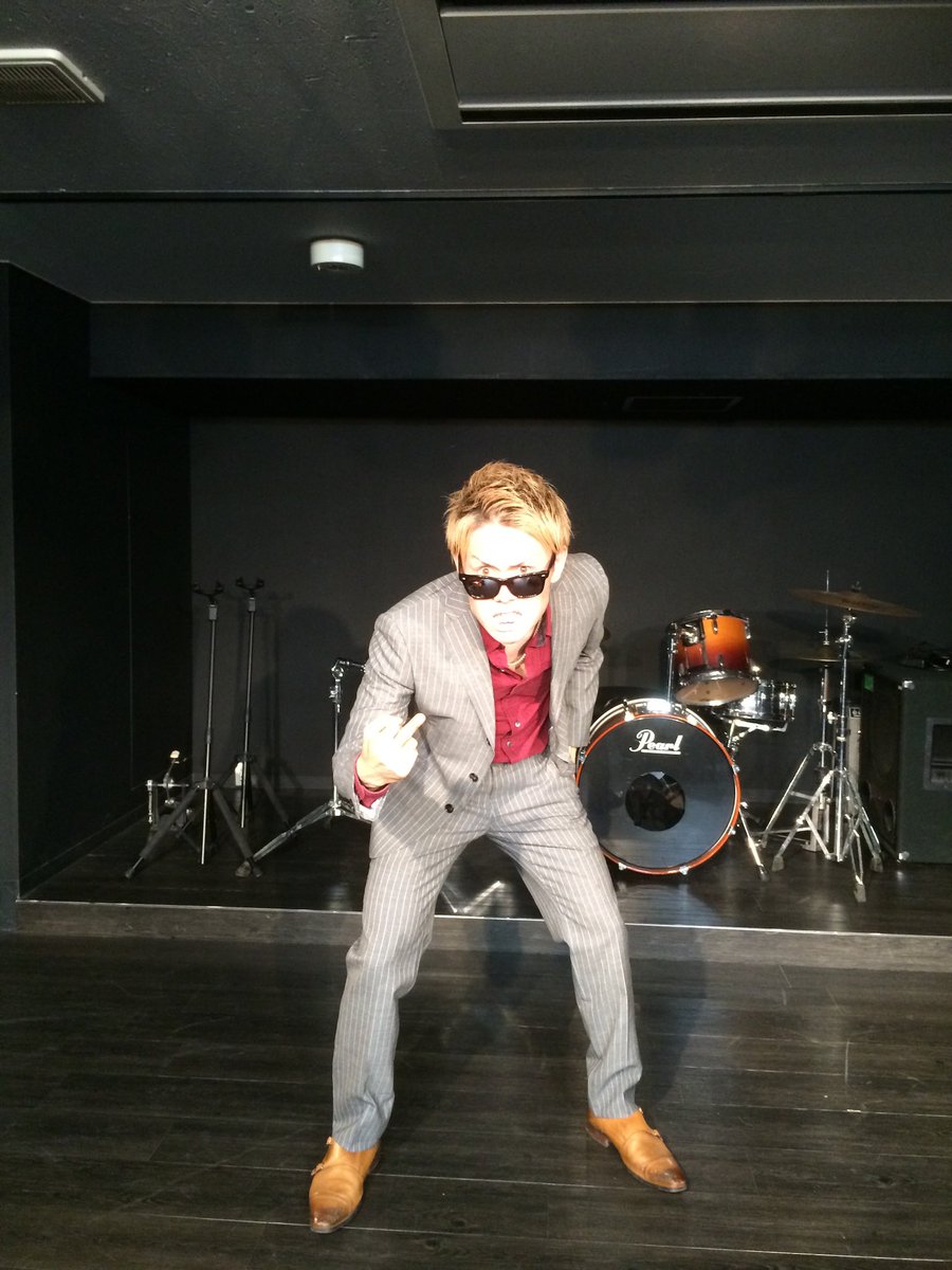 yuta_nakamura_'s tweet photo. ひとつ歳を重ねて29歳になりました👦🏻
一年って早いなー！！

今年は美意識に高めてイケメン目指す🔥
ブラノアが飛躍出来るよう精一杯リーダーやります⚓️

みんな29と30のおじさん達の事応援してね！笑

中村の成長過程をどうぞ！
左から2歳→16歳→21歳→29歳

もはや別人で怖いな笑 https://t.co/oIaDkeKpGh