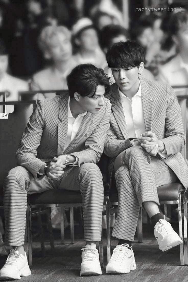 ujeen25's tweet photo. คสพที่เติบโตไปด้วยกัน แม้เส้นทางที่เดินอาจไม่เหมือนกัน แต่เชื่อว่าซักวันเค้าจะวนกลับมาเจอกัน และเชื่อในคำว่าเชื่อมั่นและศรัทธา เราจะยิ้มมีความสุขทุกครั้งที่เห็นเค้าเติบโตต่อไป สุขใจทุกครั้งที่คิดถึงเธอ จับมือกันเดินต่อไปเรื่อยๆนะคะทุกคน💖💯
#หวานใจมิวกลัฟ 🌞🌻 https://t.co/uBLlnPEO2l