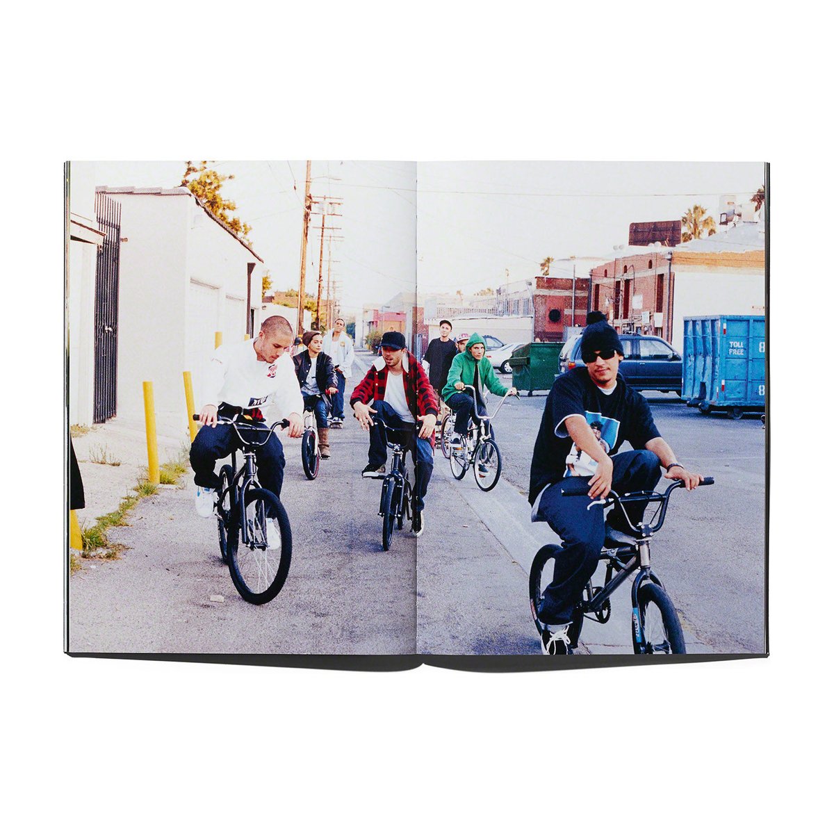 Supreme released a Los Angeles Fairfax book To gather and pay