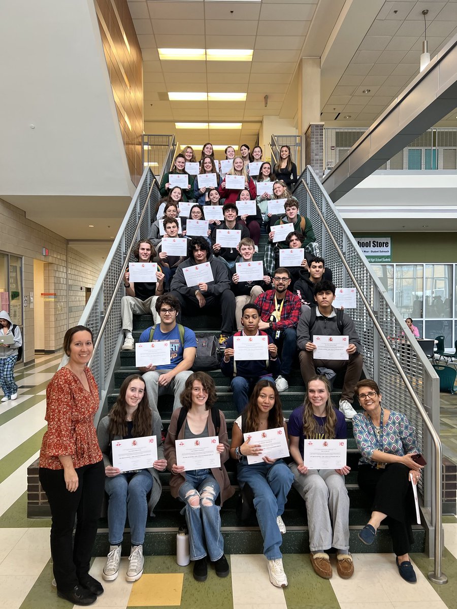 WHSbuzzi's tweet photo. Spanish Immersion seniors showing their DELE diploma!! Another 💯 % passing rate!! ⁦@principalWHS⁩ ⁦@SpainEdOffice⁩ ⁦@DLI_Bermudez⁩ ⁦@APSLanguages⁩ #SpanishImmersion #BilingualEducation #WarriorNation https://t.co/k0CuvC6tCg