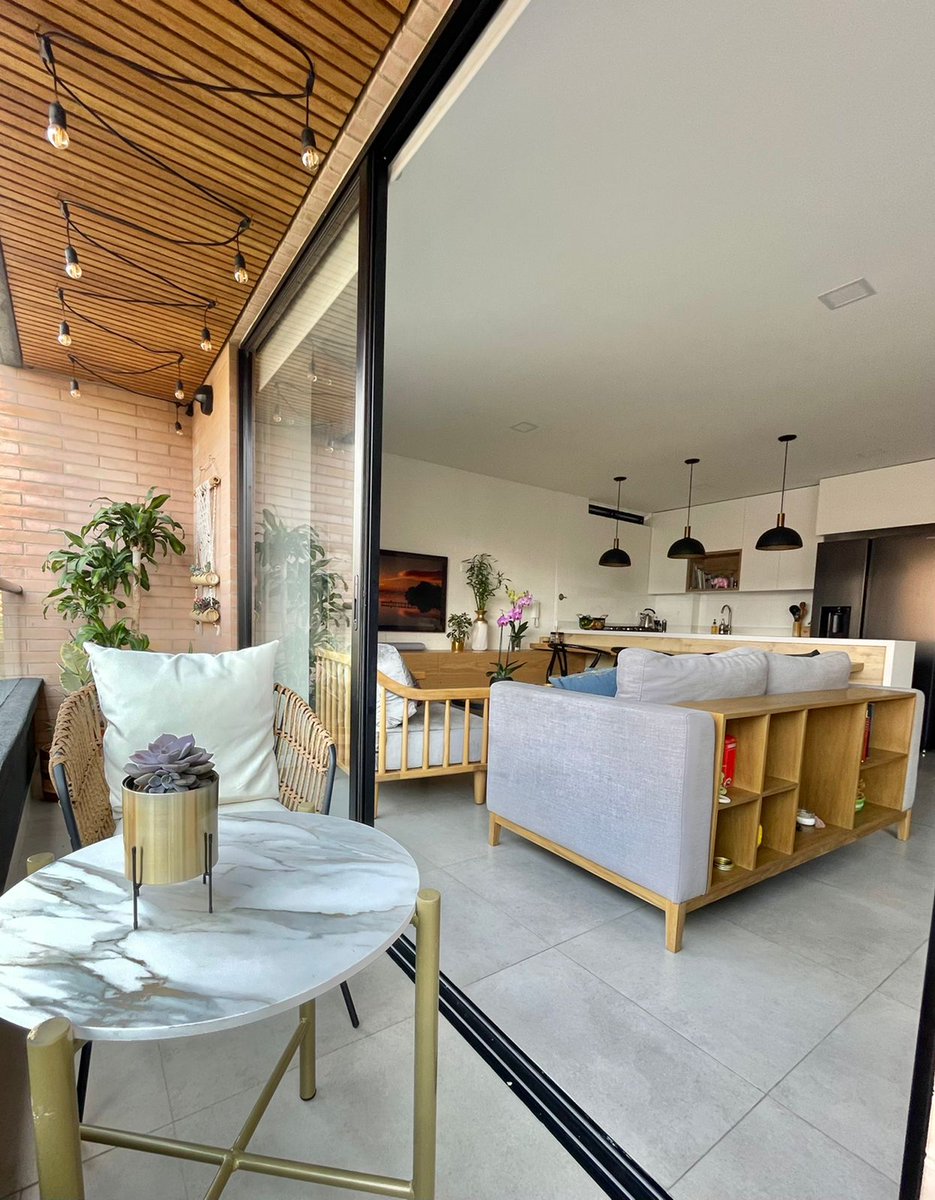 Lizz Parody tweet media