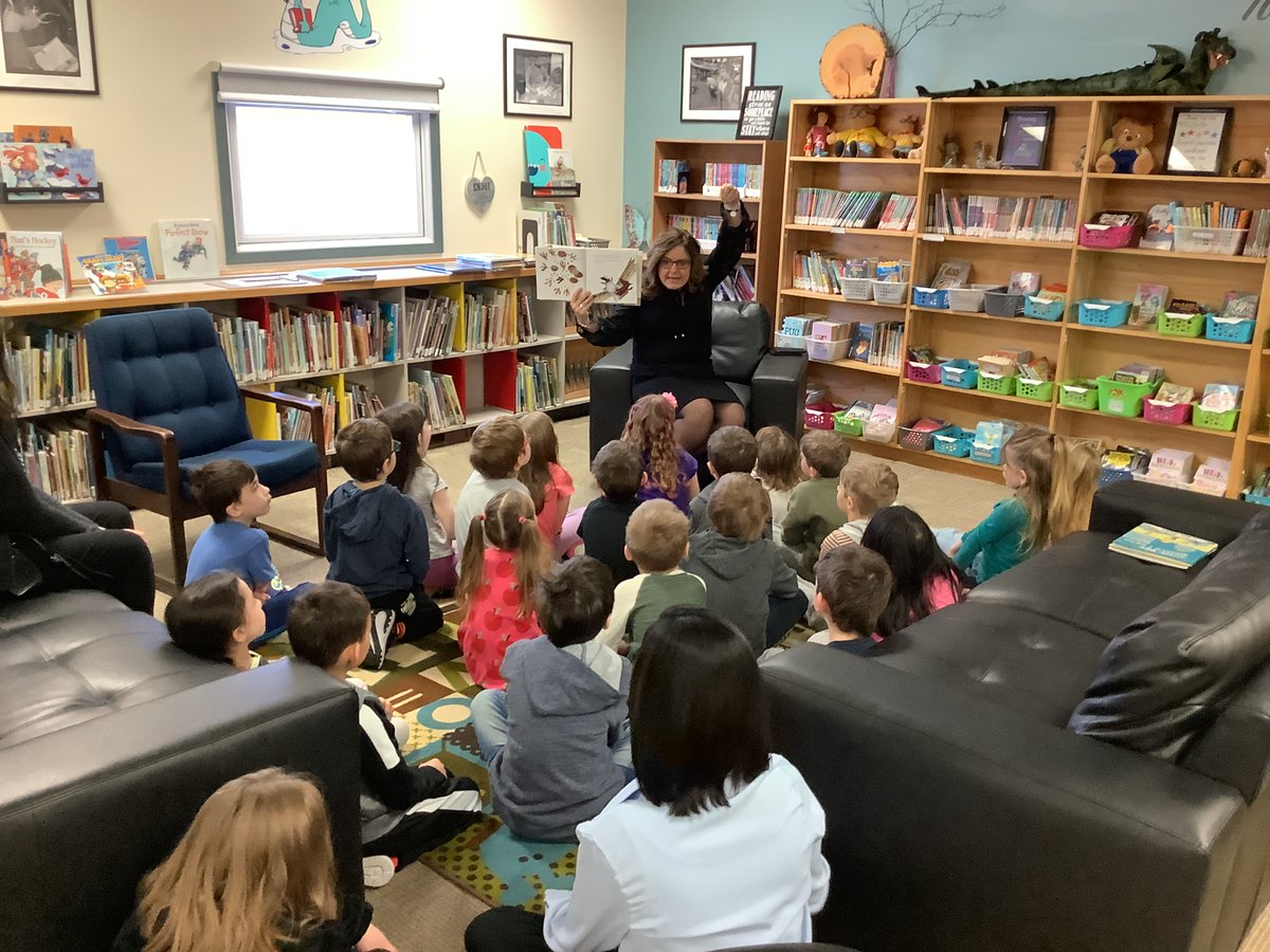 am_RETSD's tweet photo. Inspiration  and  perseverance!    That‘s  how  gr.  1  and  2  students  began  their  Thursday  with  an  incredible  I  Love  to  Read  guest  -  Sandra  Herbst.    Sharing  the  book  Anything  is  Possible  by  Giulia  Belloni  giving  us wings  to  believe  in  our  dreams. https://t.co/2nd7hxtlNc
