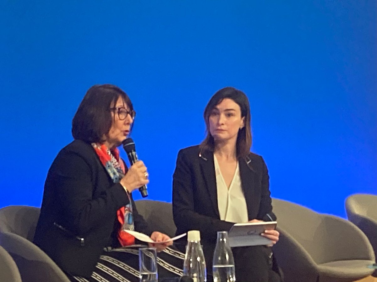 CatLadousse's tweet photo. Forte mobilisation du secteur du numérique pour féminiser la filière aux premières assises organisées par @FemmesNumerique ouvertes par @jnbarrot où j'ai eu l'honneur au nom du @HCEfh d introduire la séquence sur les politiques publiques. #FEMNUM23 https://t.co/vLYNBlYTNm