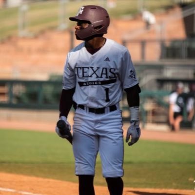 OlsenSection203's tweet photo. 1 #DayToAggieBaseball
@tuck_stanley
@ballemand_1
@theHELM_
@TyColeman7 https://t.co/aGDlAfDnEC