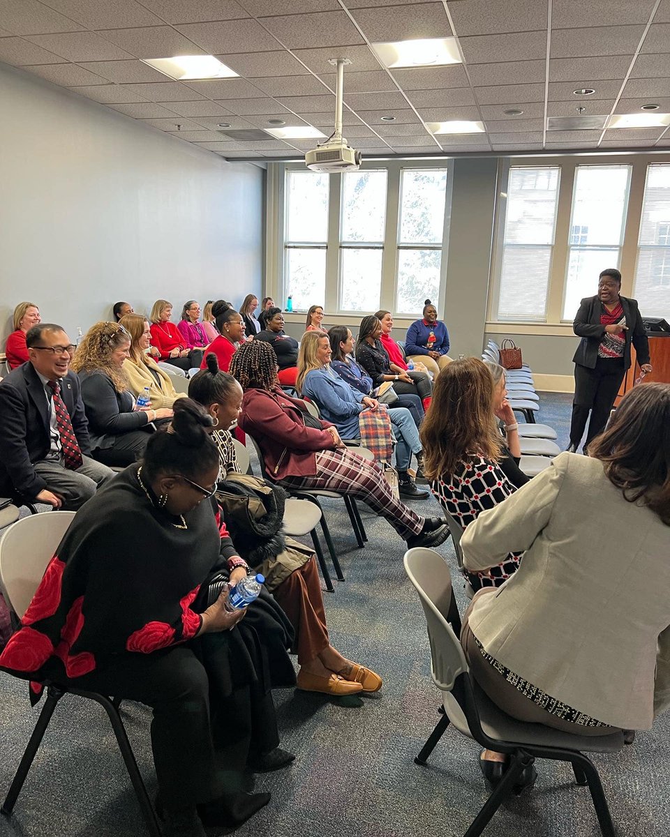 UGA_OIE's tweet photo. Dr. Xernona Thomas, Executive Director of College Factory &amp; former Superintendent of Schools for Clarke County School District was the first spring speaker for the 2023 Lead @ 3 series on February 14th.

Please be on the lookout for our upcoming Lead @ 3 events! https://t.co/0oJfm5iupp