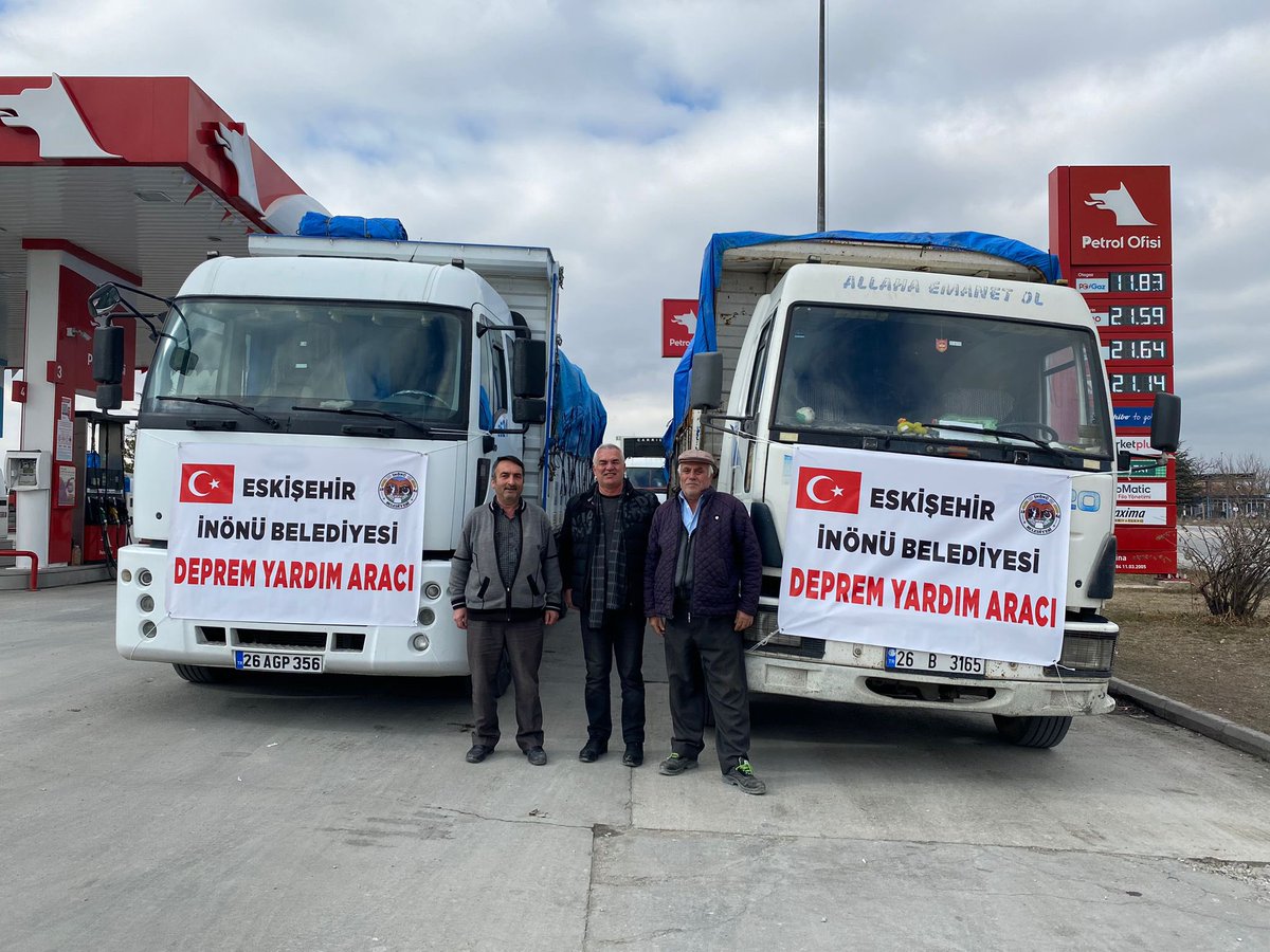 kadir432626's tweet photo. Afet bölgelerine yardımlarımız devam ediyor. Bugün 250 adet soba ve boruları ile 15 ton meşe odunu ihtiyaç sahiplerimize ulaştırılmak üzere 2 kamyon daha yola çıkardık. https://t.co/5sYZVwDSLc