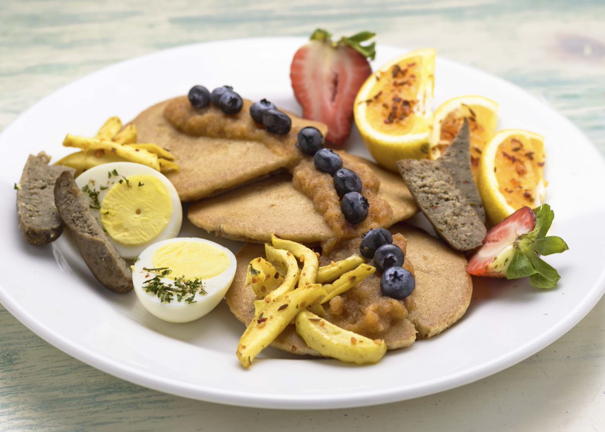 freshnfit's tweet photo. Enjoy dozens of delicious, chef prepared meals each week from our winter menus conveniently delivered to your door. Don't forget to place your order before our 9am, Friday cutoff time so you won't miss out on some of our favorites from next week's menus.

https://t.co/JSlag8G0up https://t.co/sXjHx7DSLS