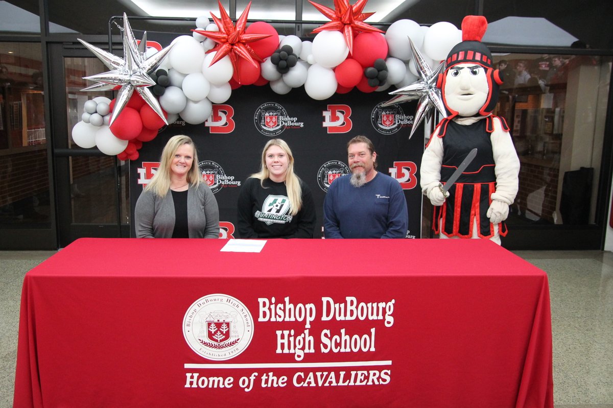 BishopDuBourg's tweet photo. CONGRATULATIONS to 𝐊𝐚𝐝𝐞𝐧 𝐇𝐚𝐫𝐯𝐢𝐞 on signing to run track and cross country at @RockhurstU & 𝐒𝐚𝐯𝐚𝐧𝐧𝐚𝐡 𝐒𝐞𝐞𝐥 on signing to play soccer at Huntington University ! These student-athletes are hard-working, dedicated, talented leaders who are destined for greatness https://t.co/k1j7jqP3Uu