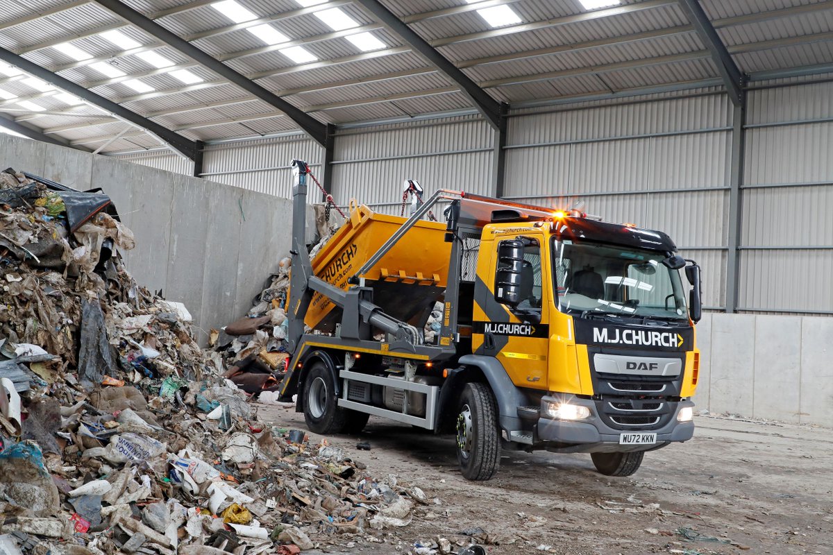 Harsh offers fast lift-off for empty skips as standard on the HS14T Skiploader.

#Harsh #Skiploader #Recycling