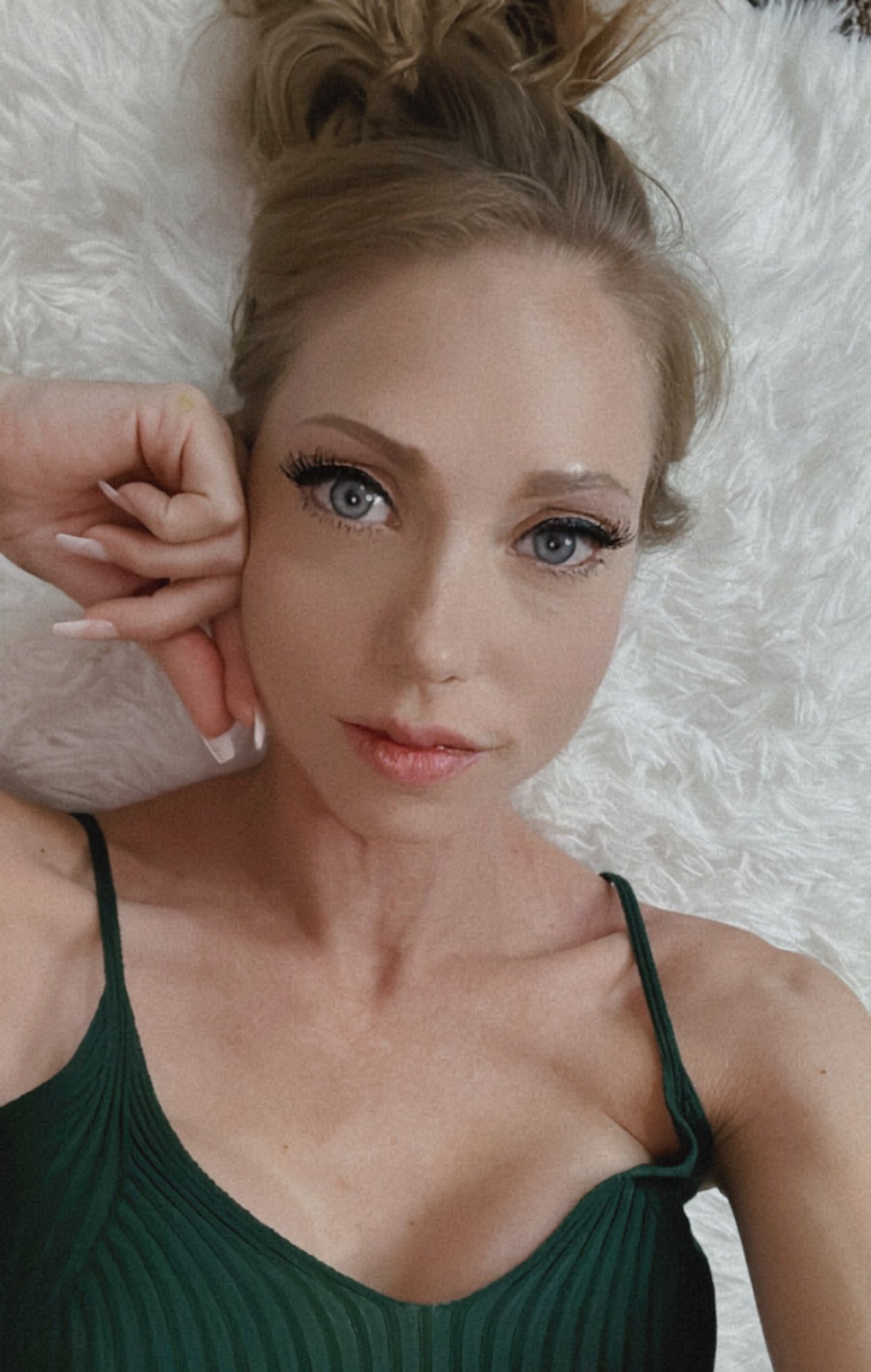 tw-pornstars-shawna-lene-show-twitter-working-on-custom-videos
