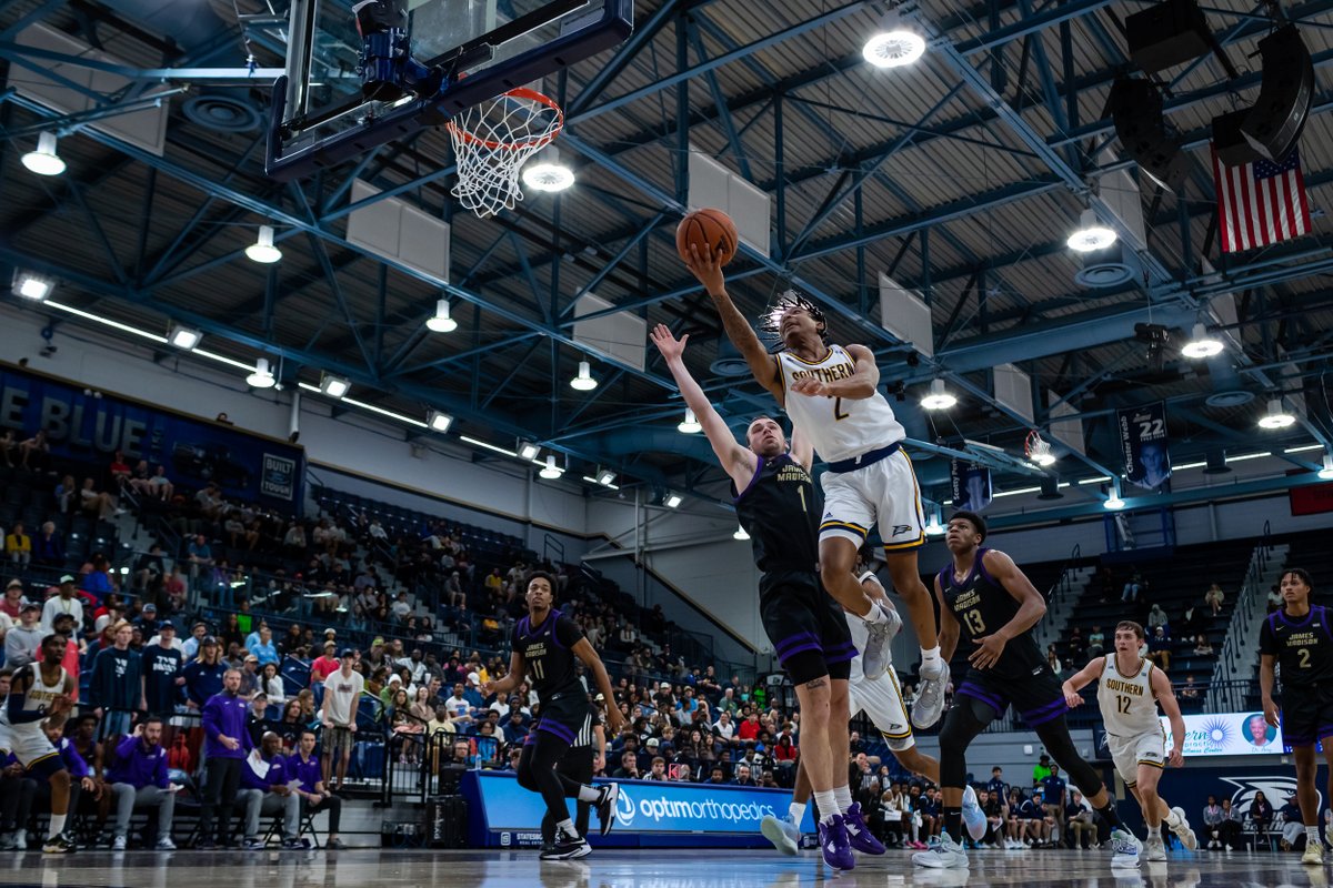SunBelt's tweet photo. 𝗣𝗛𝗢𝗧𝗢 𝗢𝗙 𝗧𝗛𝗘 𝗪𝗘𝗘𝗞.

Vote for the #SunBeltMBB &amp; #SunBeltWBB  Photo of the Week 📸

1️⃣ @TroyTrojansMBB slam 🏀
2️⃣ @TroyTrojansWBB three 👌
3️⃣ @GSAthletics_MBB drive 🚙
4️⃣ @JMUWBasketball giving credit 👉 https://t.co/Mgj8yyxi2s