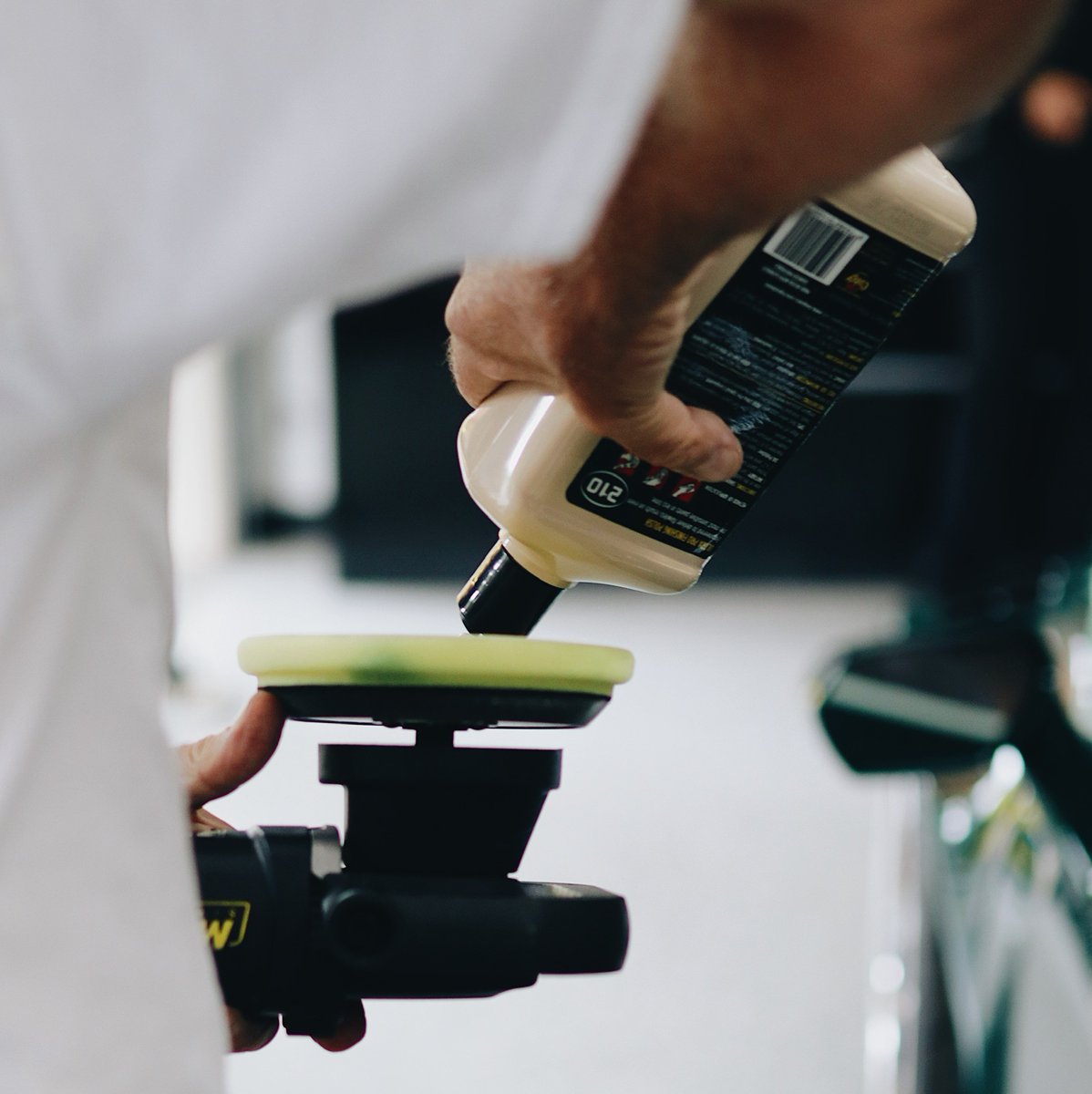Meguiars's tweet photo. When you need a pro polish that will remove light swirls and take paint to the next level!
M210 Ultra Pro Finishing Polish! πͺ β¨
.
.
.
#mirrorglaze #meguiarspolish #meguiarsprofessional #meguiarspro #prodetailing #prodetailer #detailing #meguiars #ReflectYourPASSION https://t.co/nnScXRhiLp