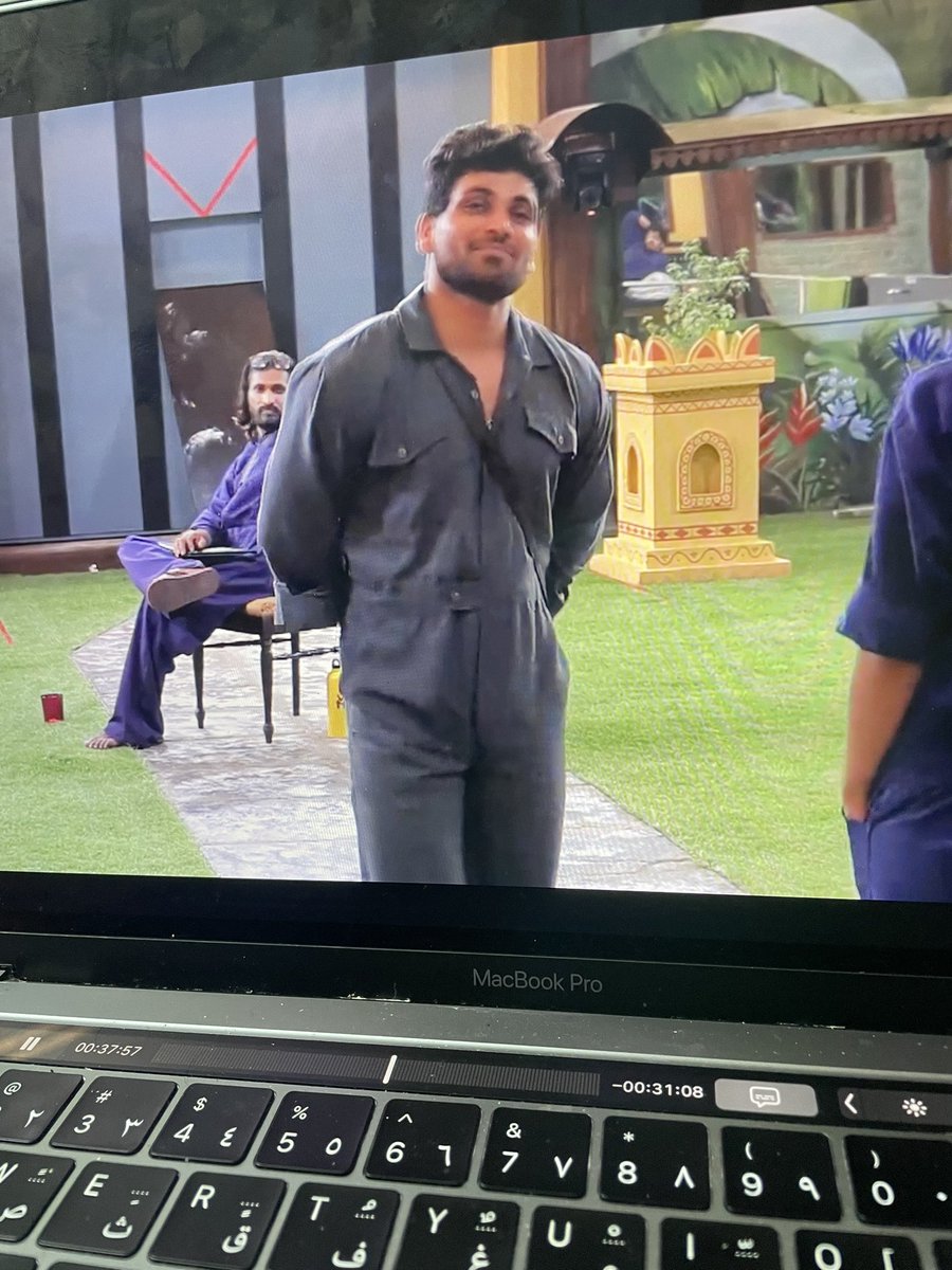 After my first tweet, I got a a lot of dm’s to upload Shiv’s BBMarathi clips. 

So I’m gonna tweet using the title:- 
“Currently rewatching #BBMarathi2 for Shiv”
 and attach clips and pics of Shiv’s Marathi season. 

#ShivThakare 🫶🤍♾
@ShivThakare9