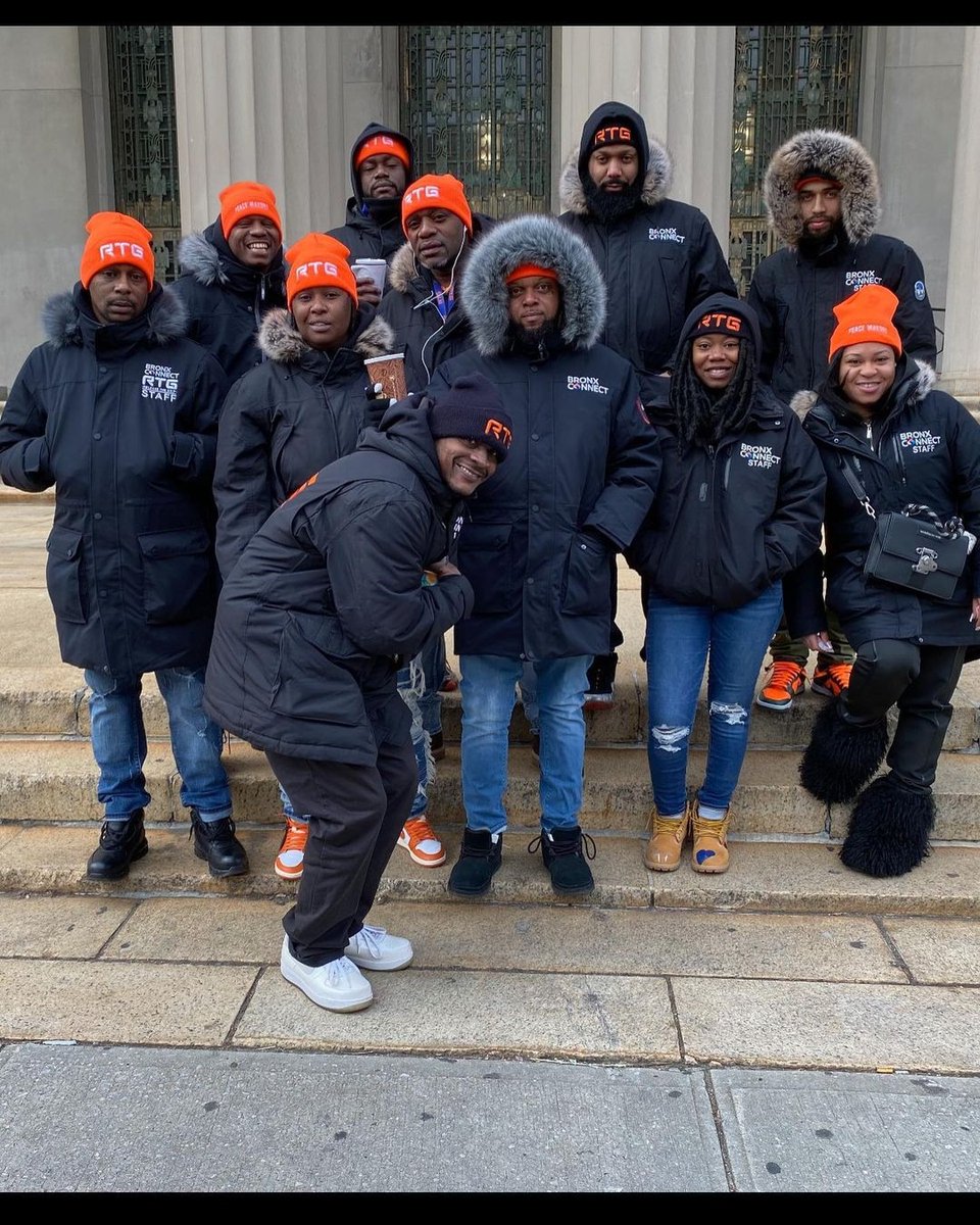 BronxConnect's tweet photo. Freezing temps or not, Release the Grip is rocking the swag and the justice!
#BronxConnect #endviolence #gunviolenceprevention #bronx #elbronx #advocacy #antiviolence #nyc https://t.co/mSe4tjr3Os