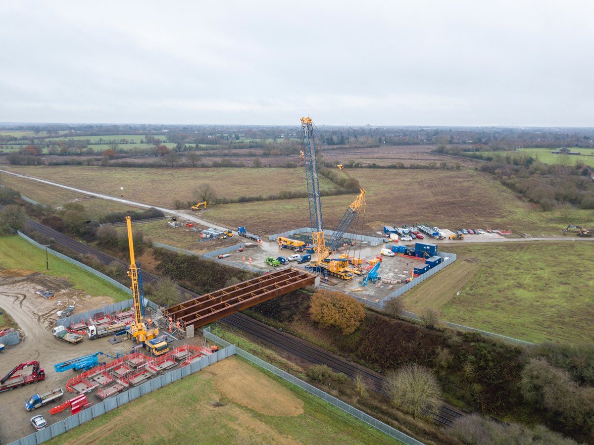 Ainscough Crane Hire recently worked with Beaver Bridges Ltd by providing cranes for the installation of two bridges on an East Suffolk rail line. Read more okt.to/DMe5Hp

images courtesy of Beaver Bridges 👏👏👏

#teamwork #cranehire #beaverbridges #moretoainscough