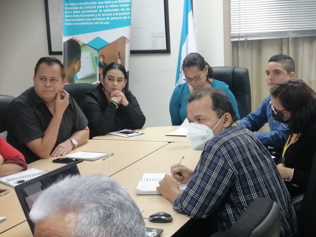 SSEGURIDADHN's tweet image. El #INAMI junto con los coordinadores académicos y la @VinculacionUnah de @UNAHoficial trabajan en conjunto para mejorar la atención a los menores en conflicto con Ley.
Leer más: 🔽
seguridad.gob.hn/instituto-naci…